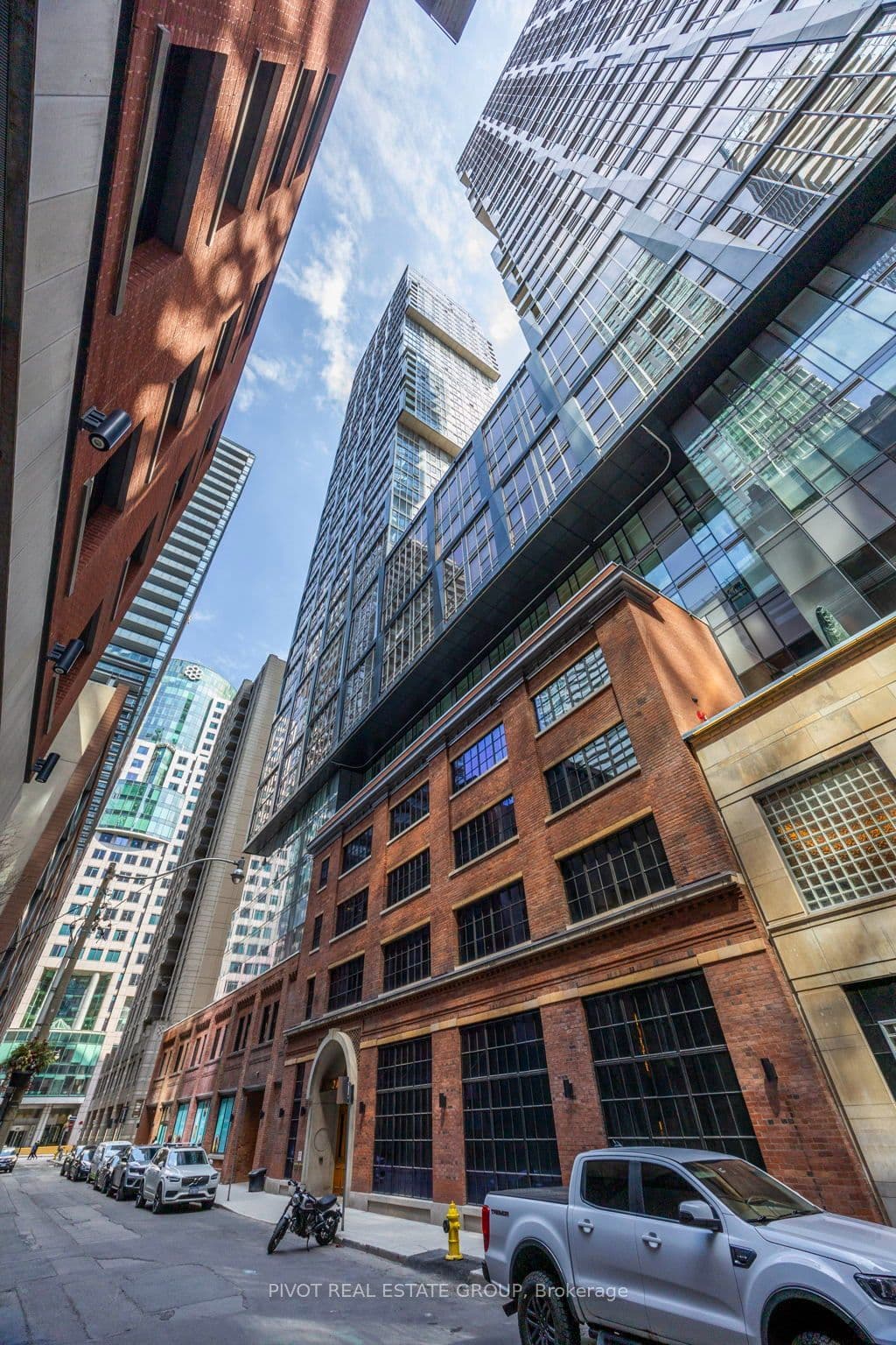 15 Mercer Street 1206, Toronto, ON M5V 0T8