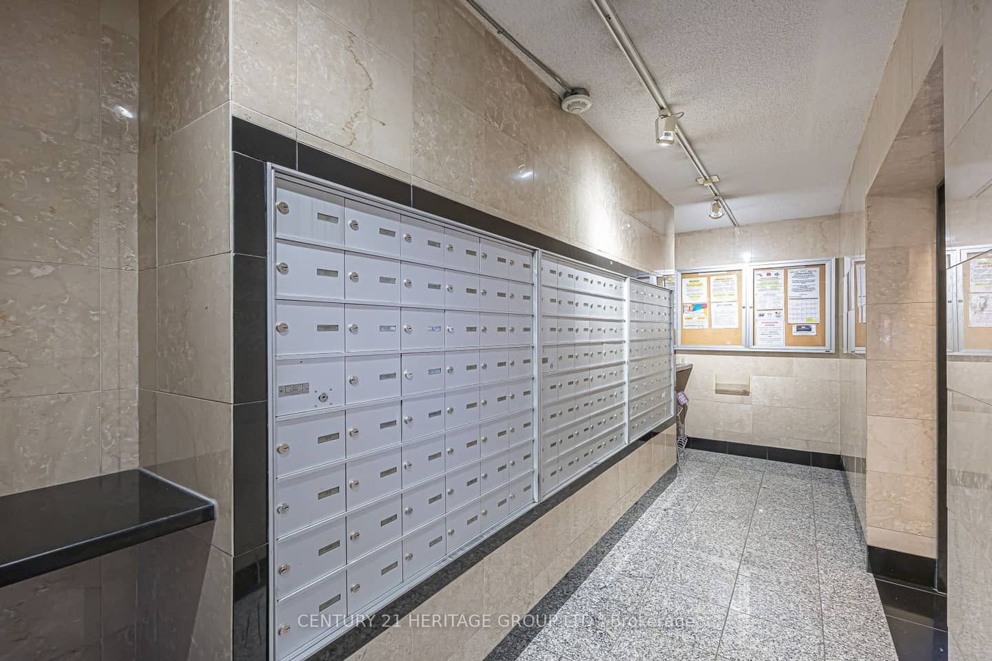 1 Royal Orchard Boulevard 502, Markham, ON L3T 3C2