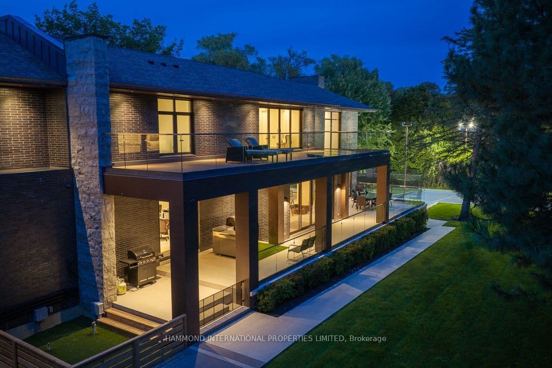 103 Old Colony Road, Toronto, ON M2L 2K3