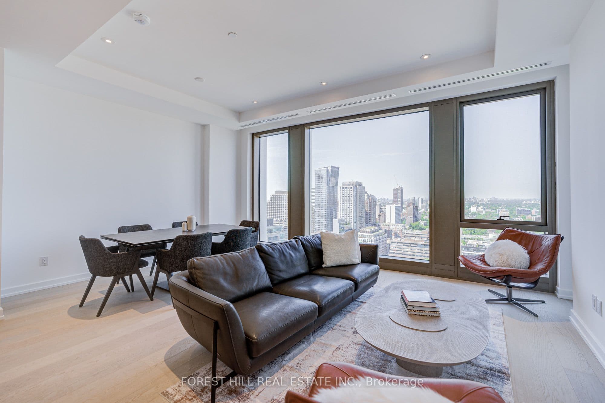 1315 Bay Street 2202, Toronto, ON M5R 0E4