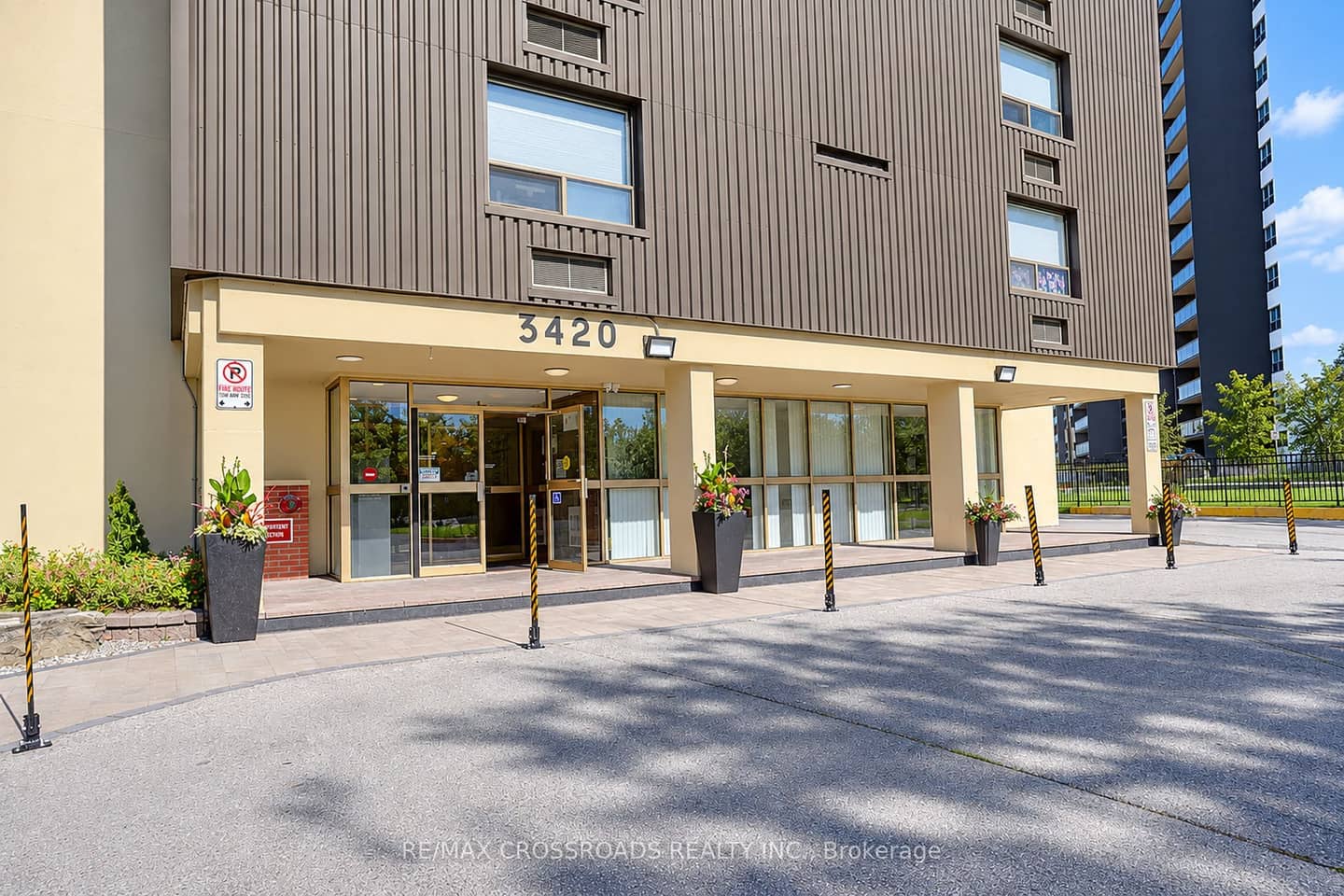 3420 Eglinton Avenue E 301, Toronto, ON M1J 2H9