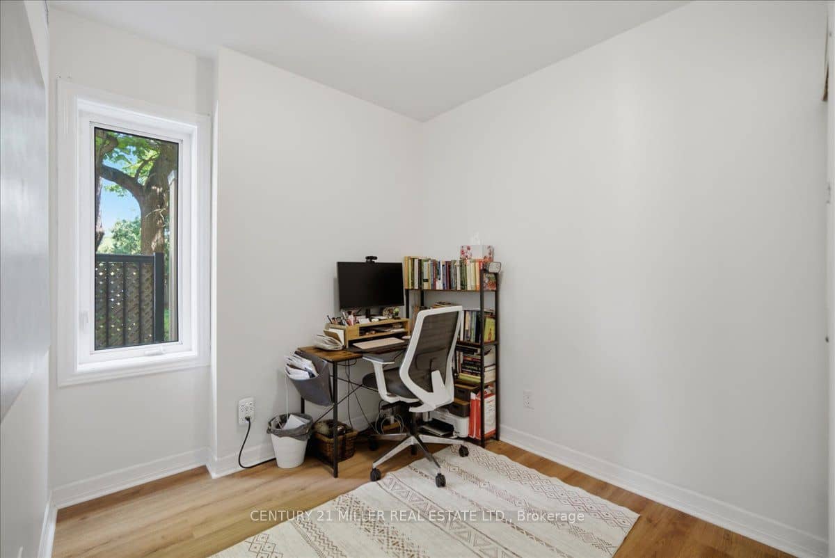 70 Stewart Street 102, Oakville, ON L6K 1X5