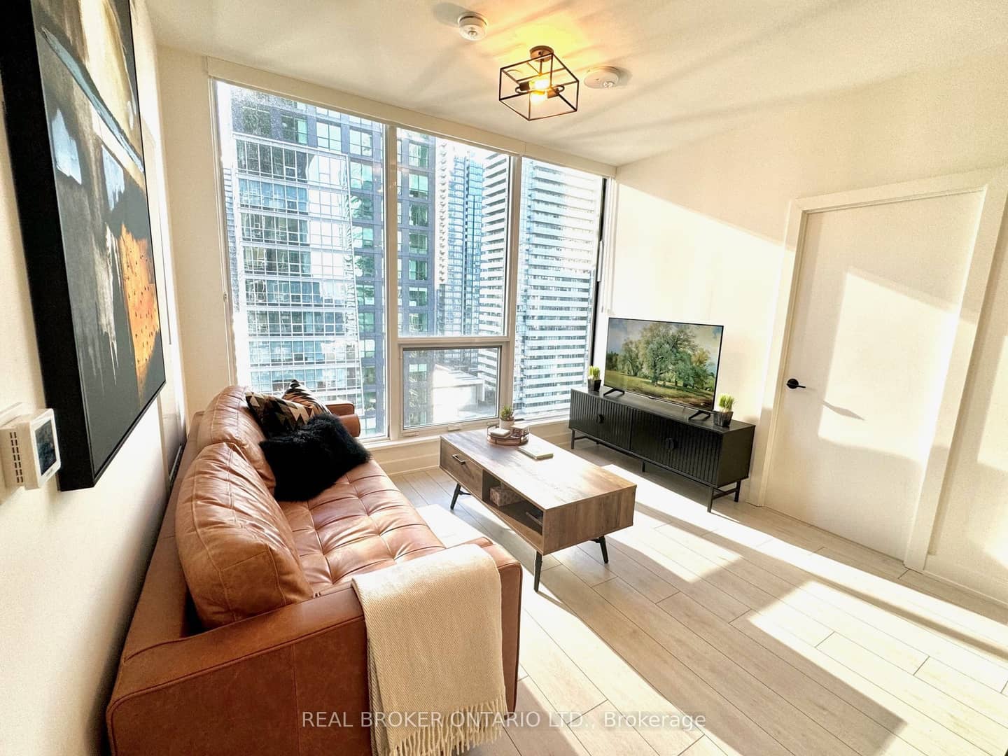 15 Mercer Street 13, Toronto, ON M5V 1H2