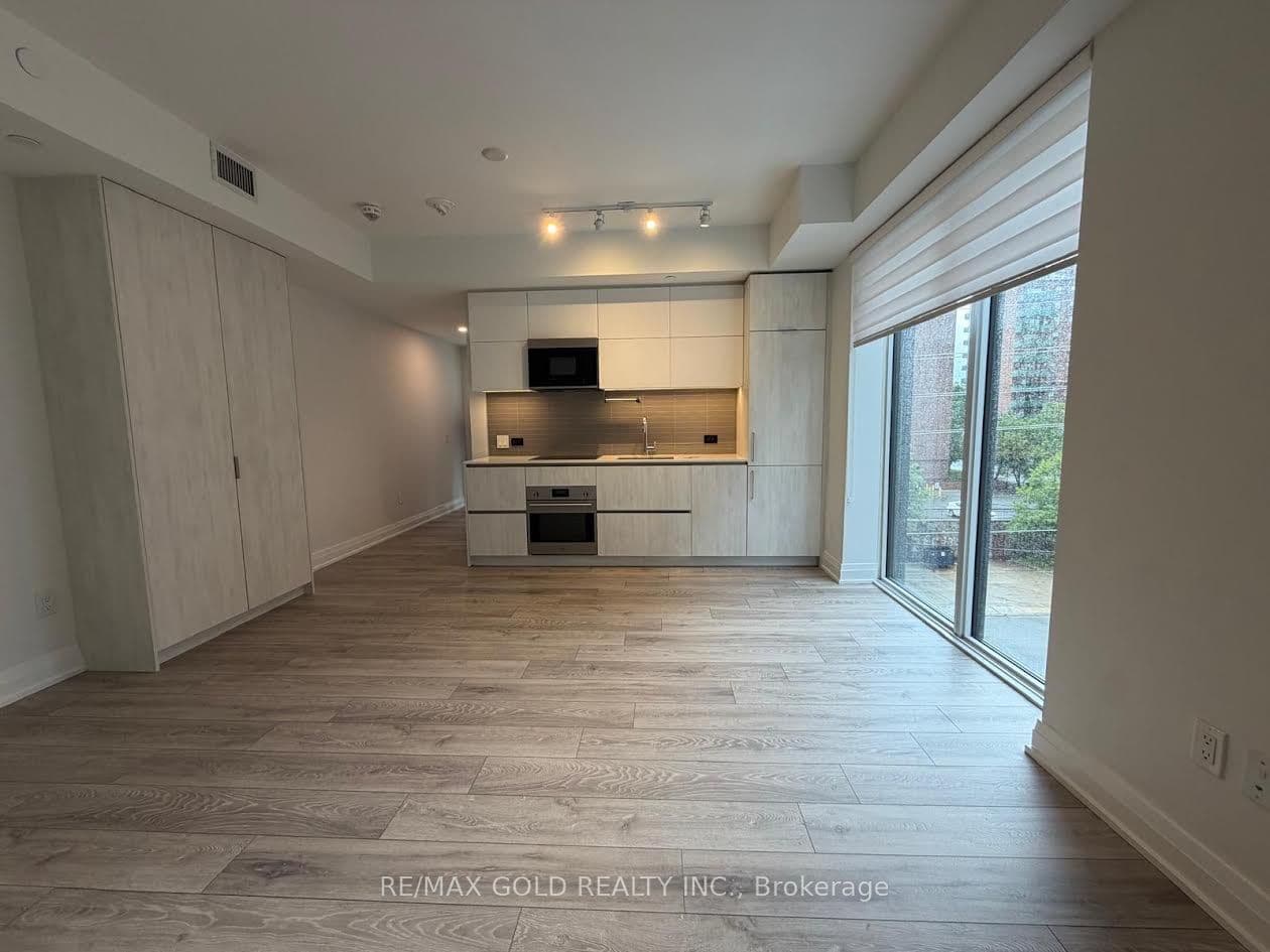 21 Park Street E 318, Mississauga, ON L5G 0C2
