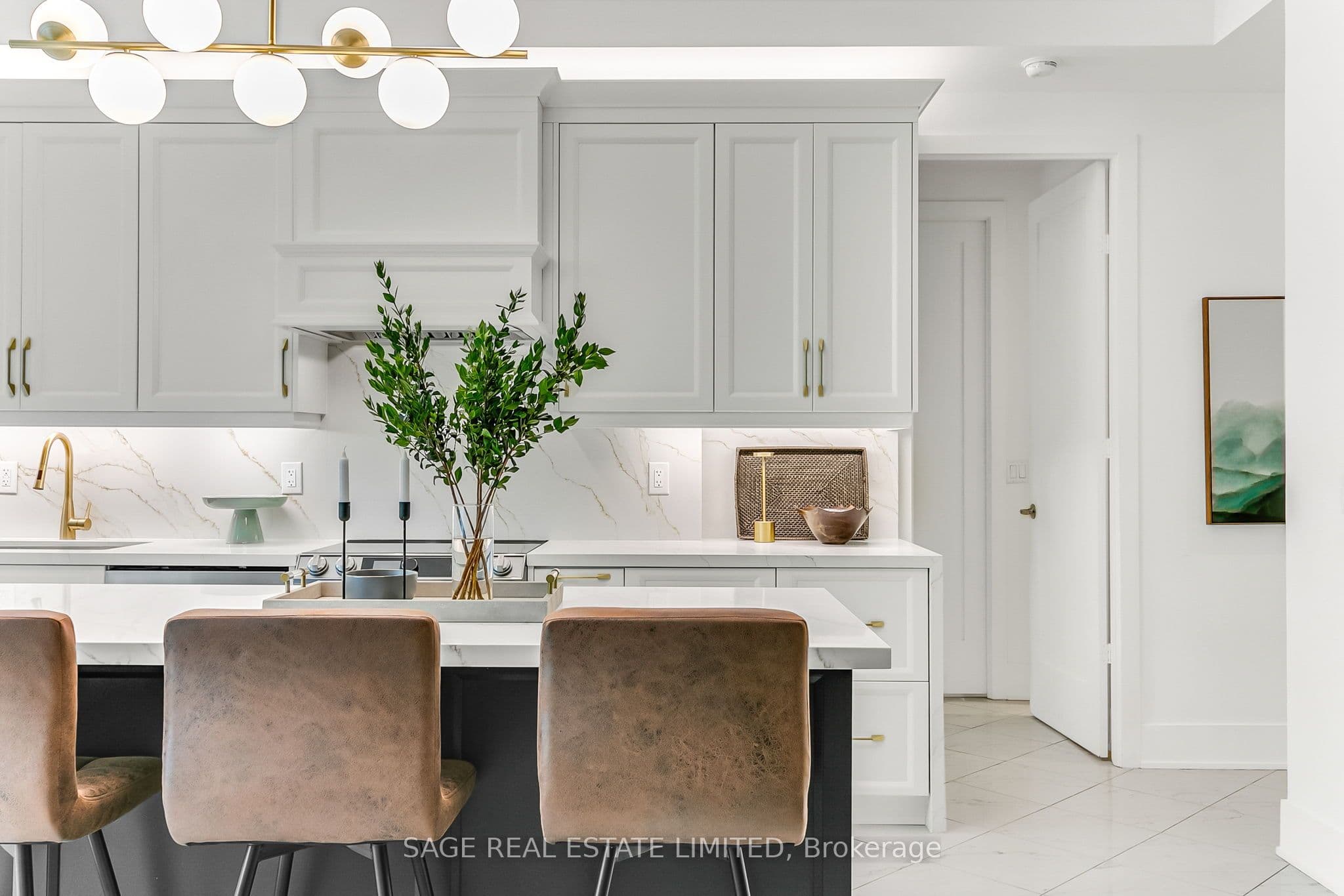 120 Homewood Avenue 118, Toronto, ON M4Y 2J3
