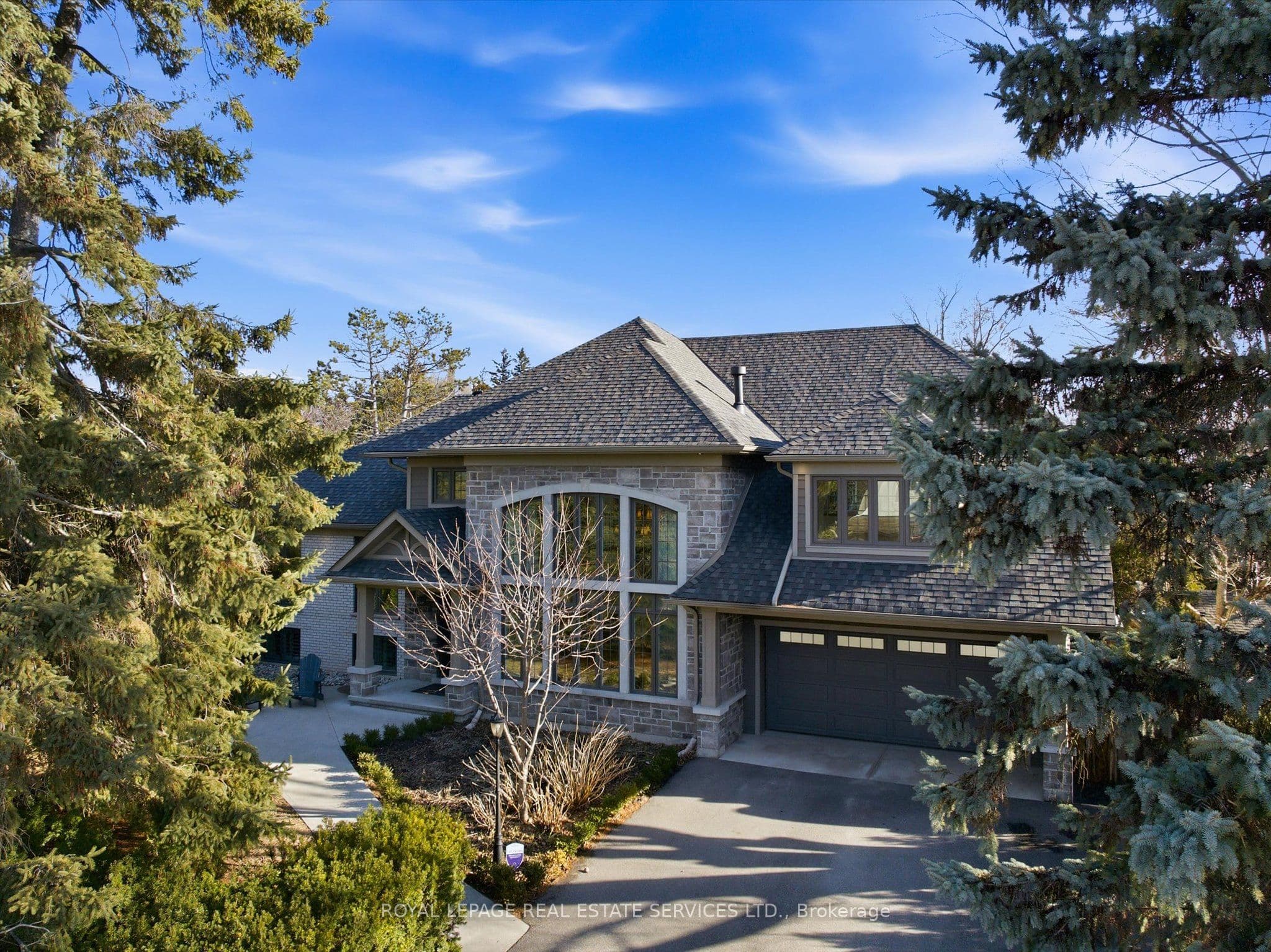 1601 Venetia Drive, Oakville, ON L6L 1K8