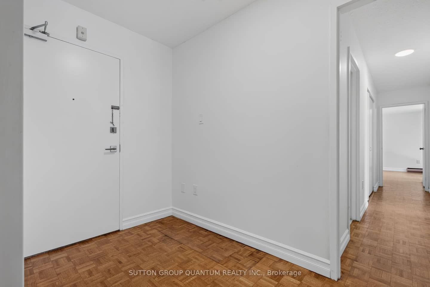 965 Inverhouse Drive 504, Mississauga, ON L5J 4B4