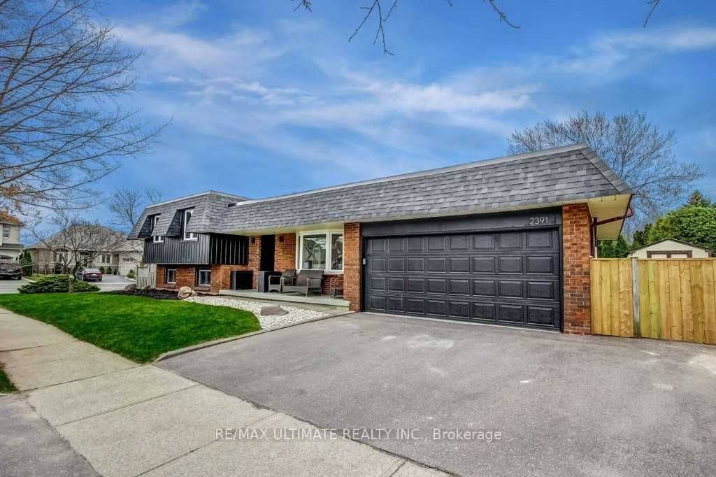 2391 Wyandotte Drive, Oakville, ON L6L 2T4