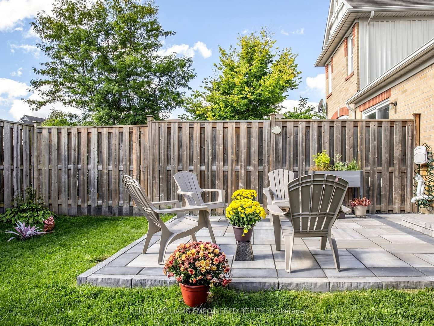 203 Chilcott Crescent, Newmarket, ON L3X 3G6