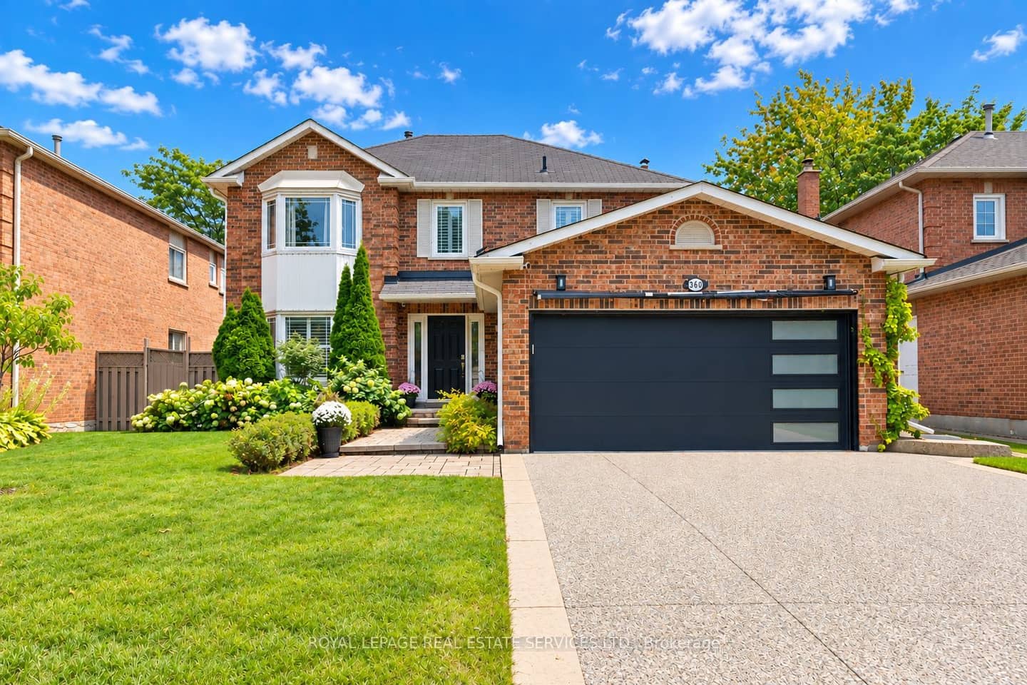 360 River Oaks Boulevard W, Oakville, ON L6H 5E7