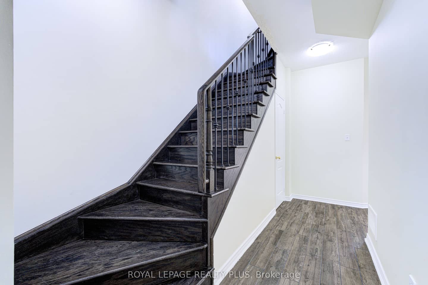 5750 Tosca Drive 1, Mississauga, ON L5M 0P7