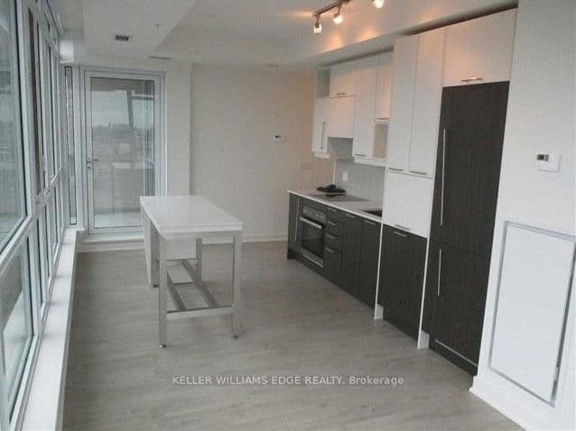 30 Nelson Street 2009, Toronto, ON M5V 0H4