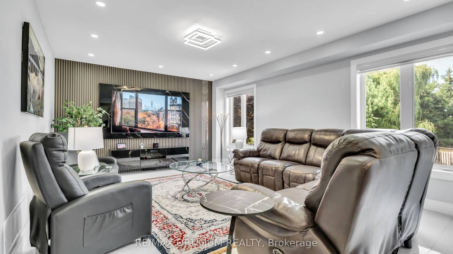 82 Penbridge Circle, Brampton, ON L7A 2R1