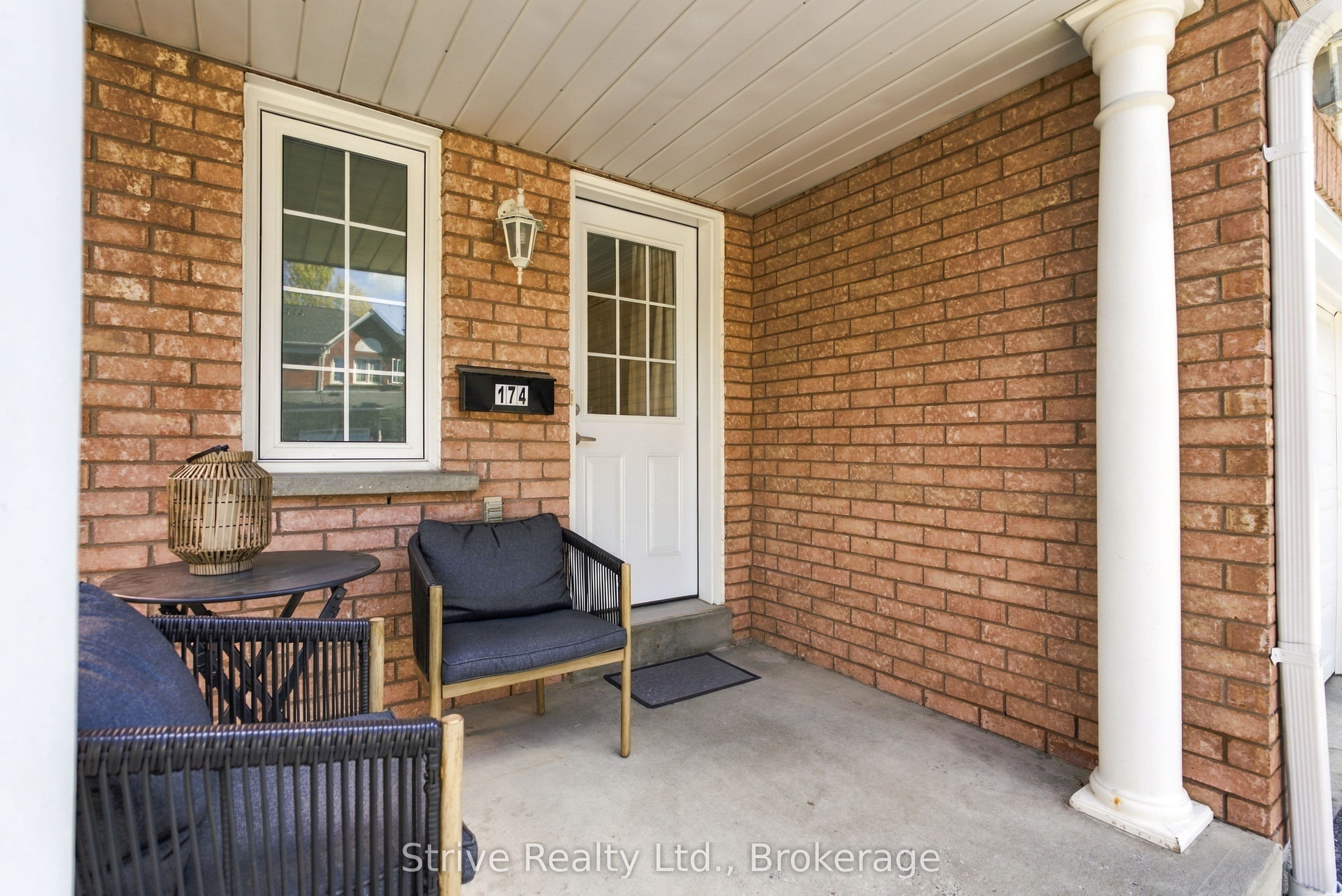 10 Bassett Boulevard E 174, Whitby, ON L1N 9C7