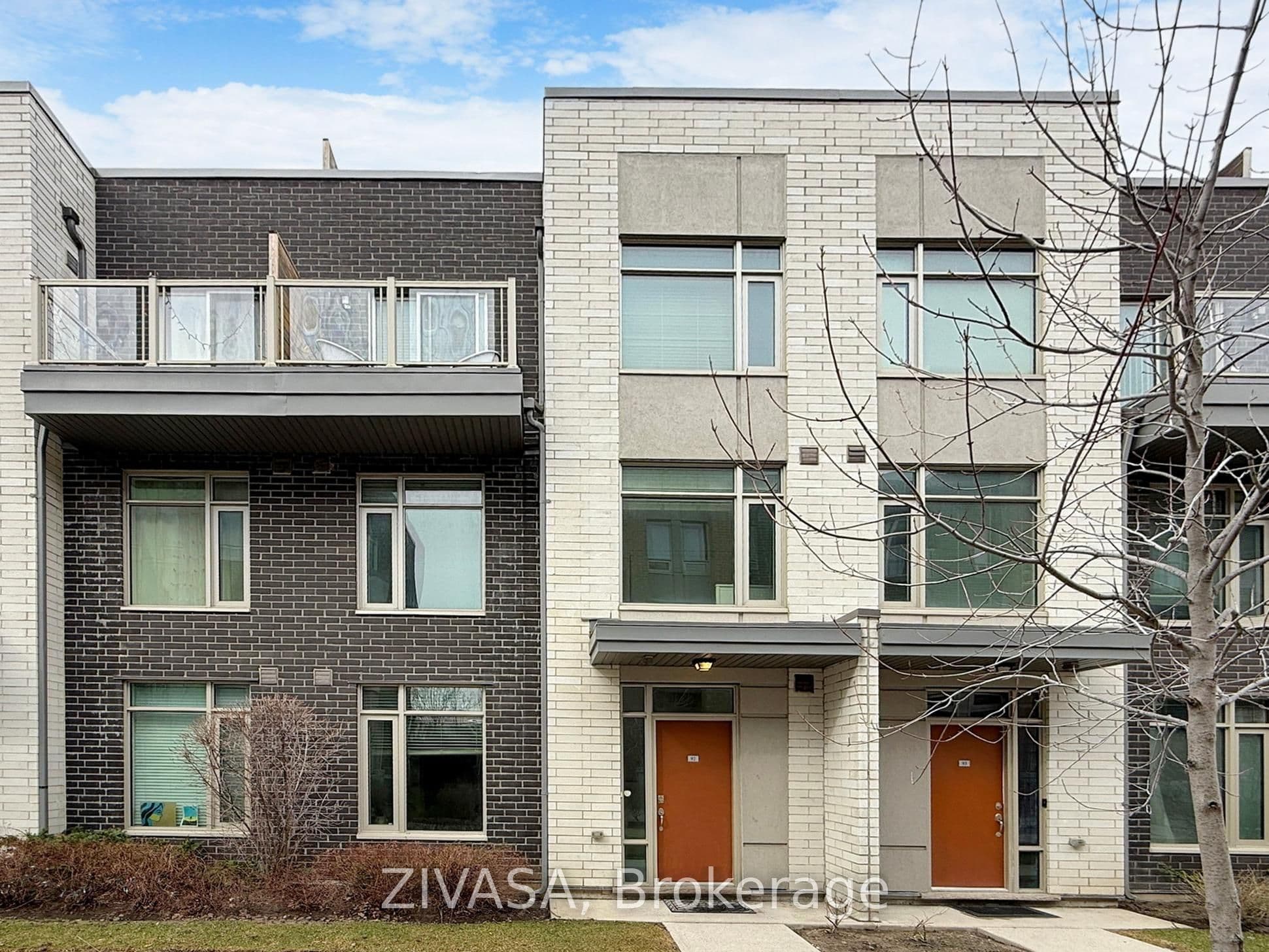 15 Applewood Lane 92, Toronto, ON M9C 2Z7