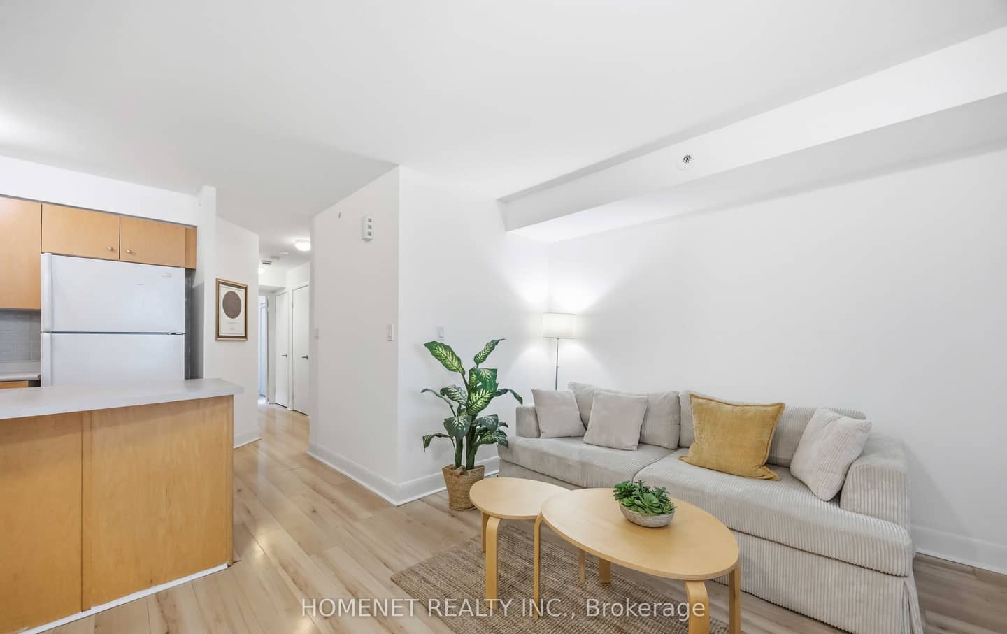 415 Jarvis Street 121, Toronto, ON M4Y 3C1