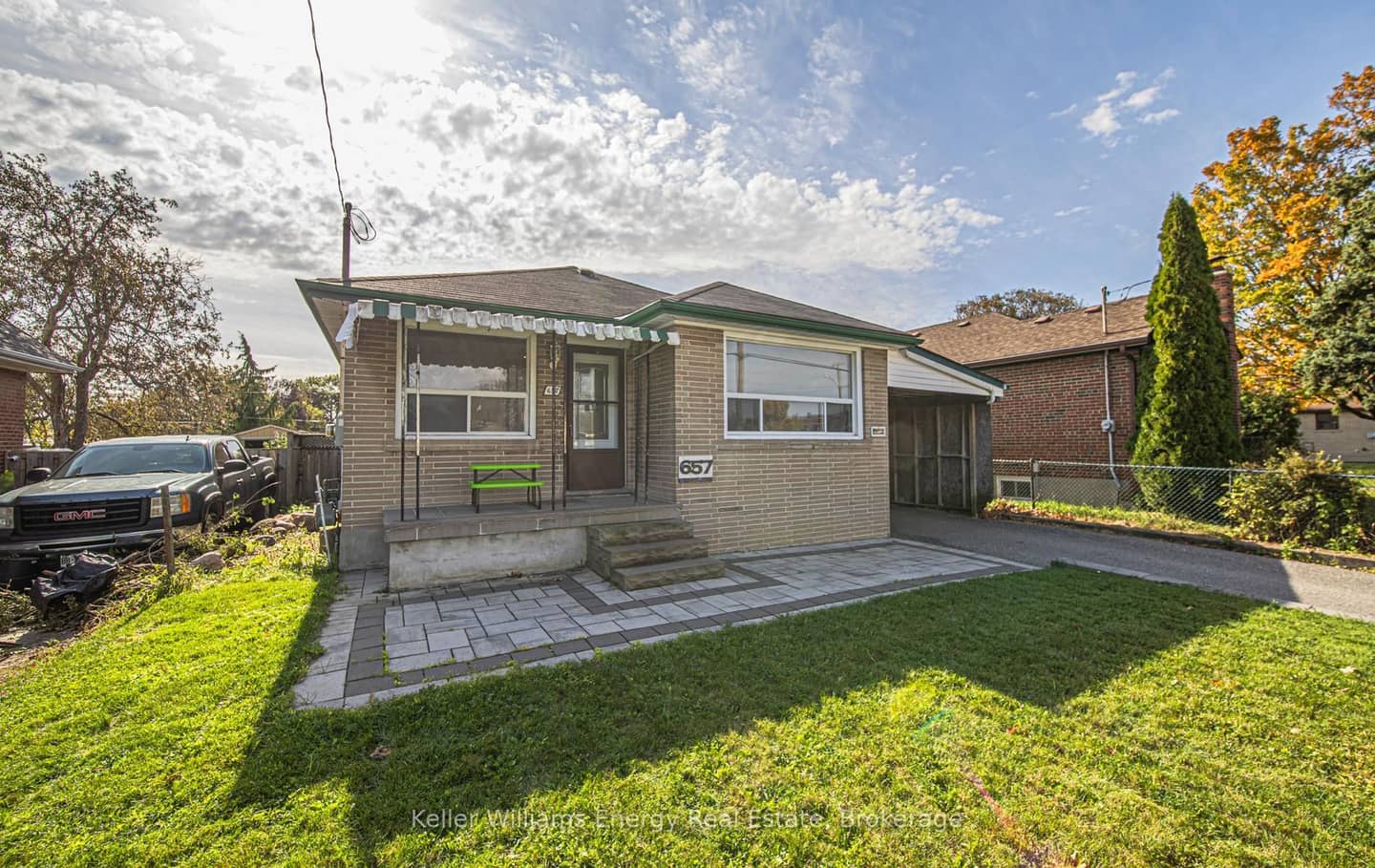 657 Taylor Avenue, Oshawa, ON L1H 2E9