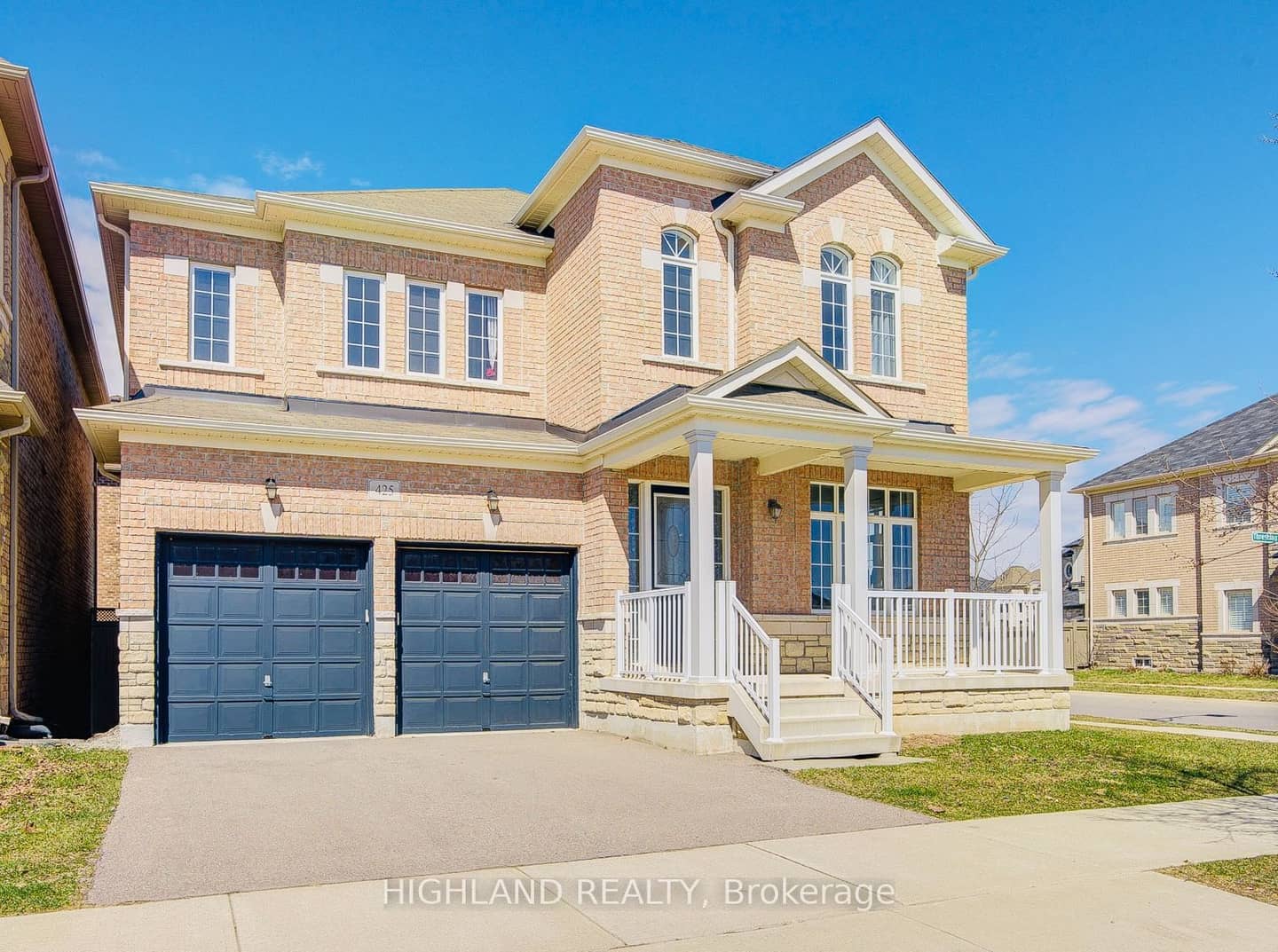 425 Threshing Mill Boulevard, Oakville, ON L6H 0T4