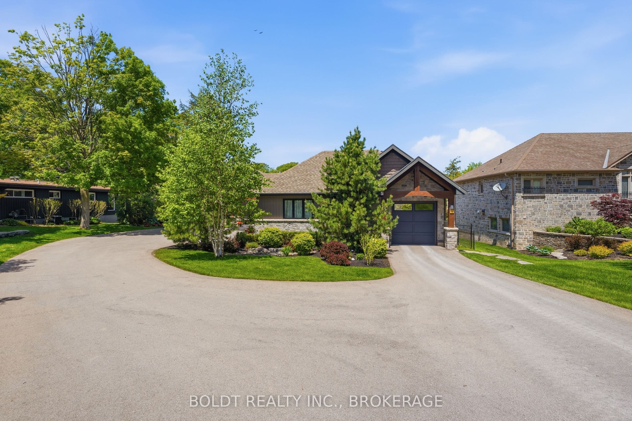 99 Donjon Boulevard, Norfolk, ON N0A 1N7