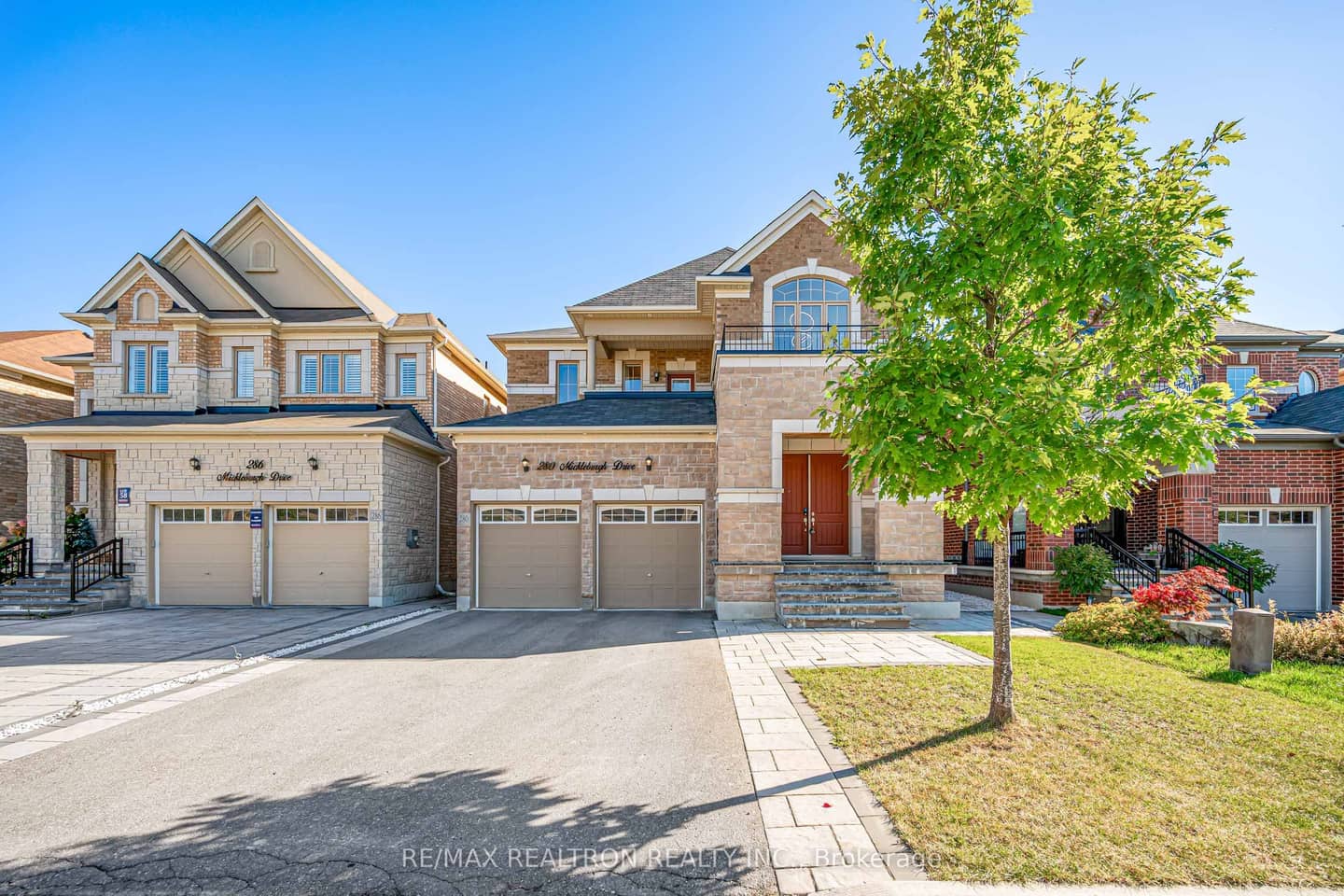 280 Mickleburgh Drive, Newmarket, ON L3X 0J9