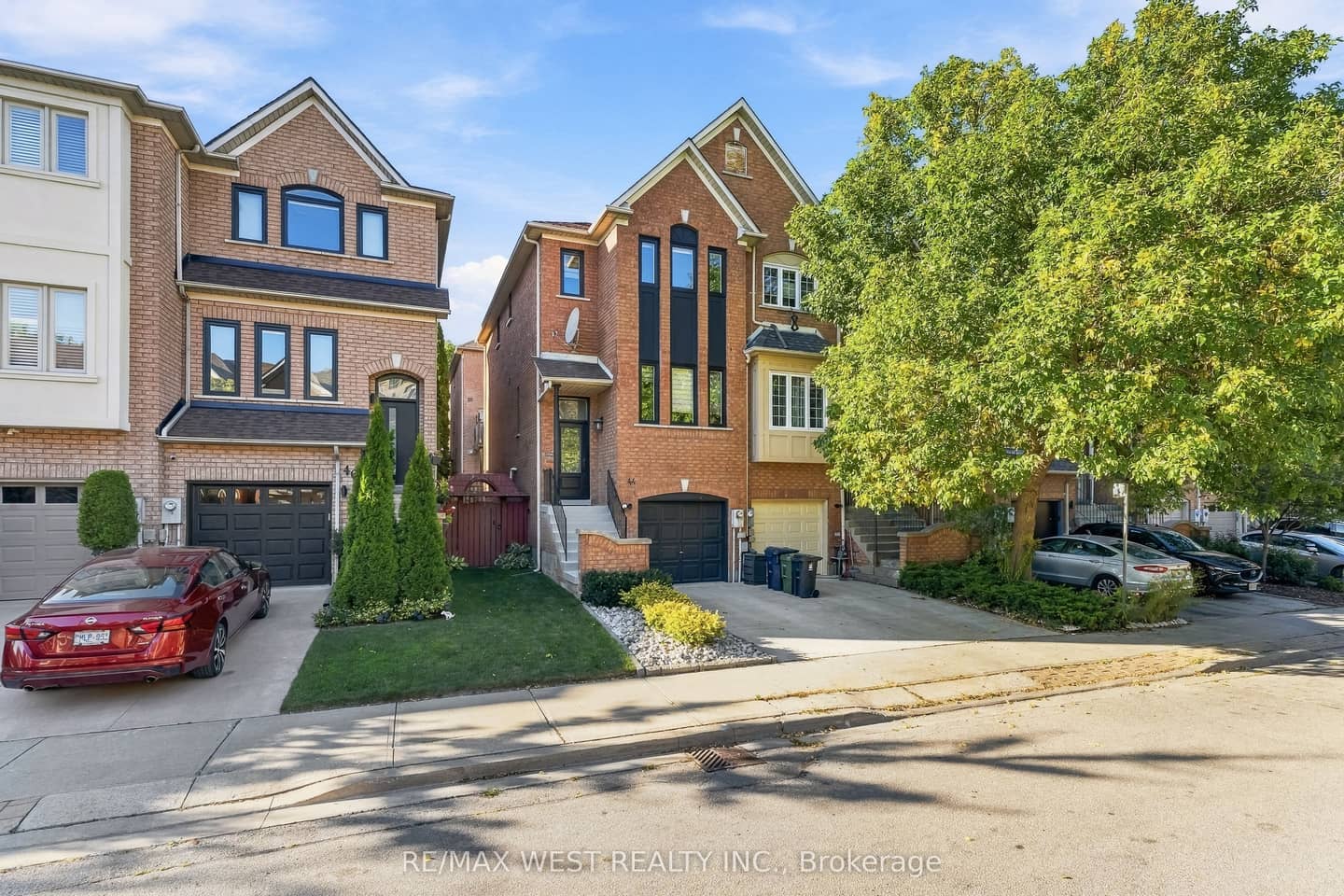 44 Bluewater Court, Toronto, ON M8V 4A9