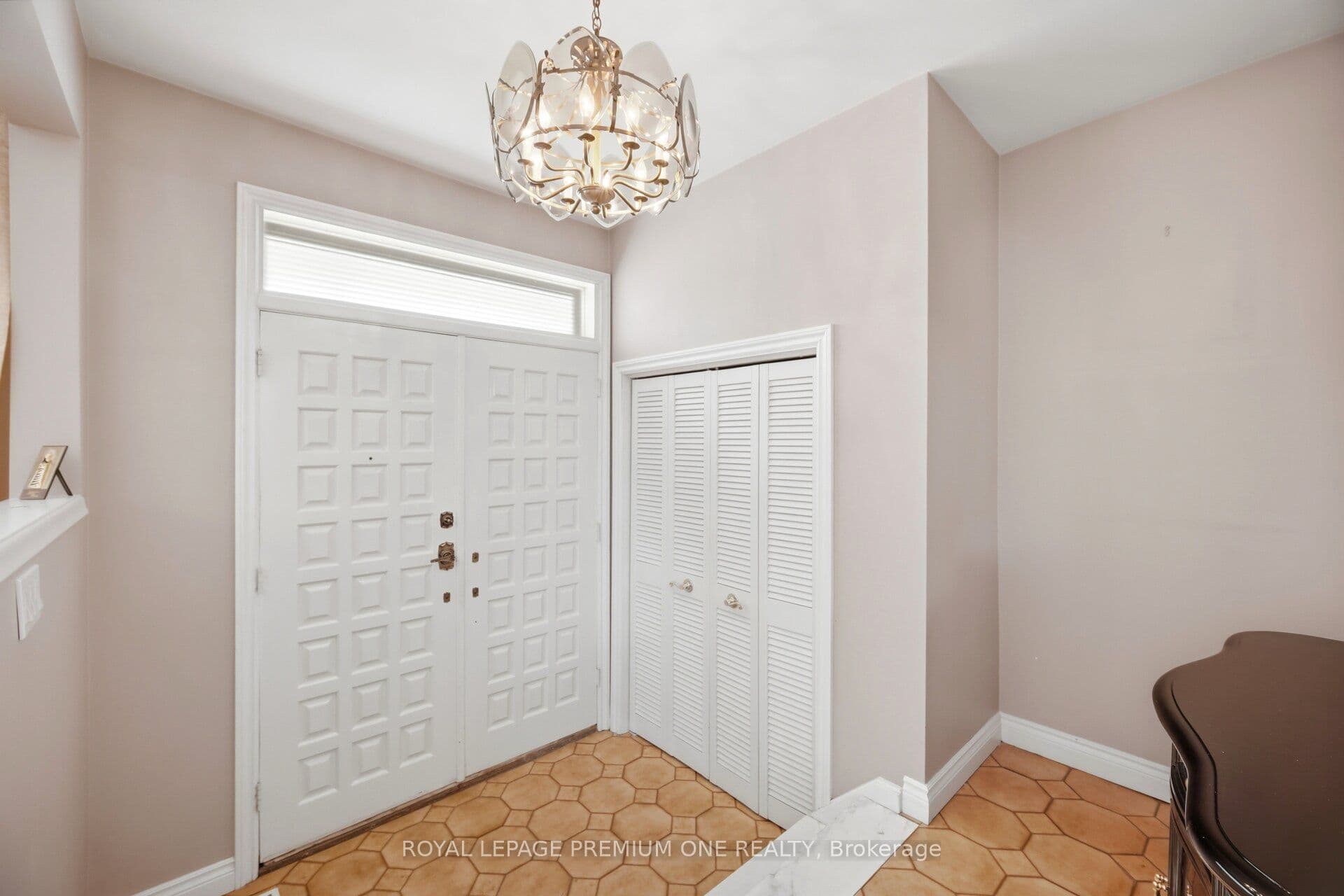 25 Islay Court, Toronto, ON M9M 1V4