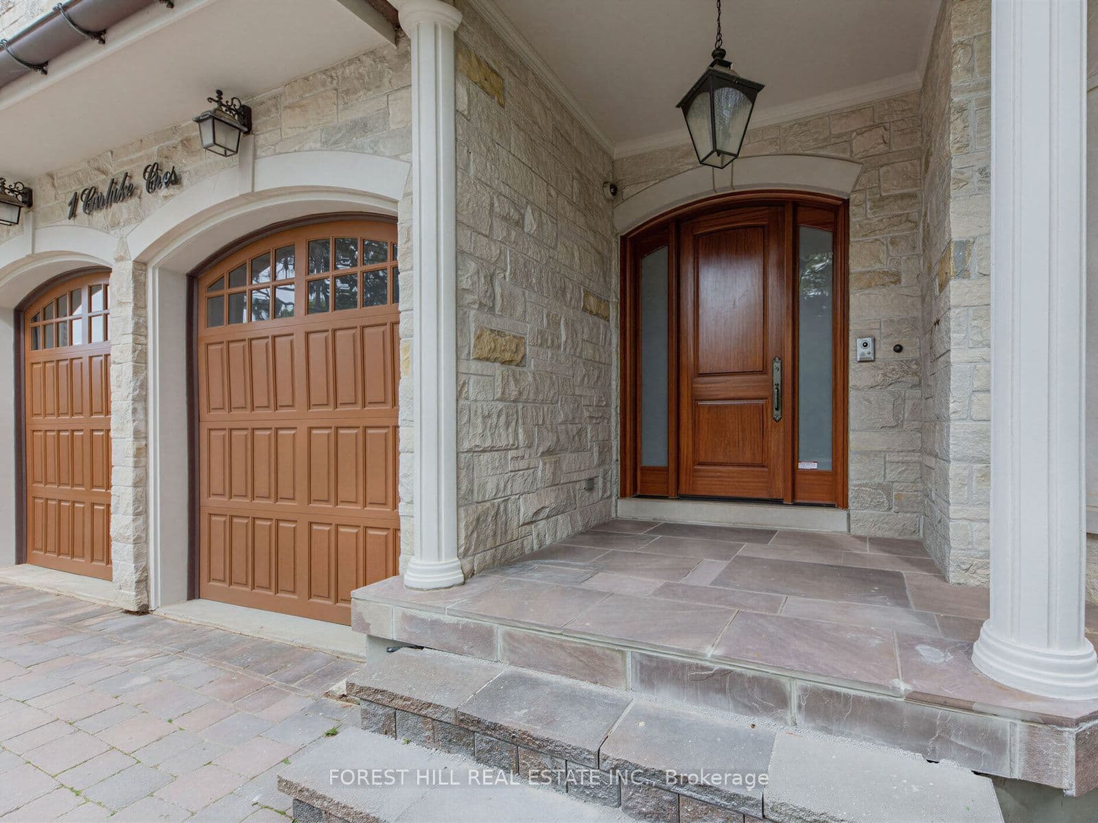 1B Carluke Crescent, Toronto, ON M2L 2H7