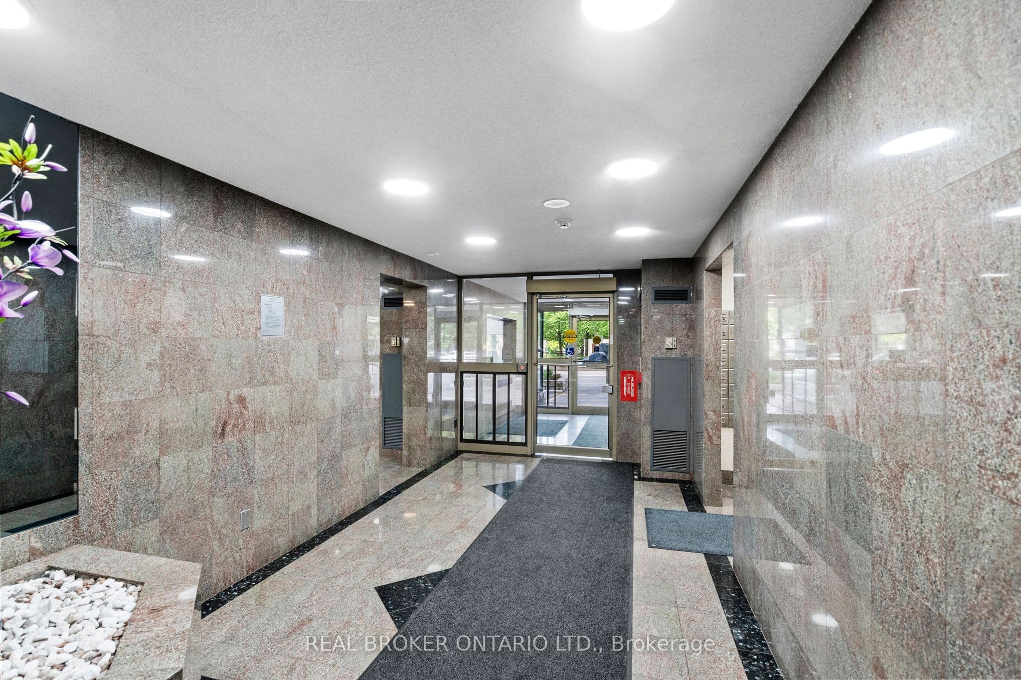 30 Malta Avenue 1603, Brampton, ON L6Y 4S5
