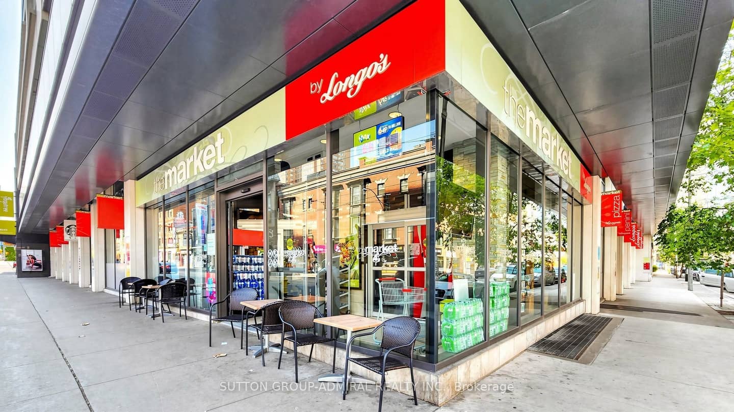 111 Elizabeth Street 922, Toronto, ON M5G 1P7