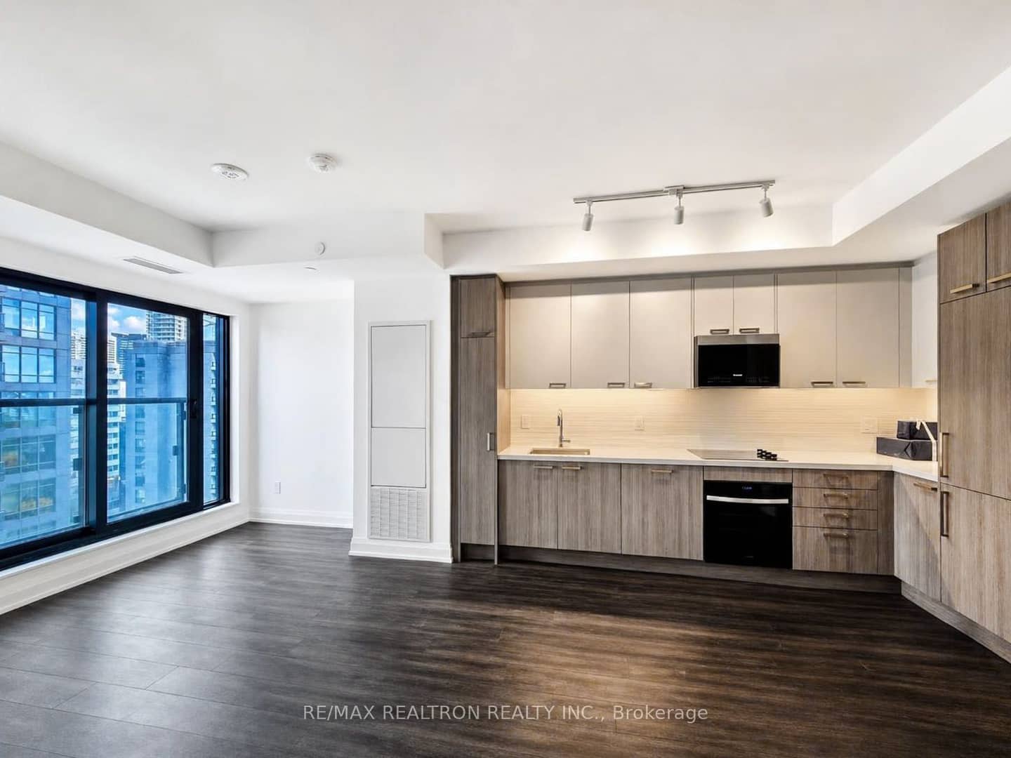20 Soudan Avenue 1109, Toronto, ON M4S 0E2