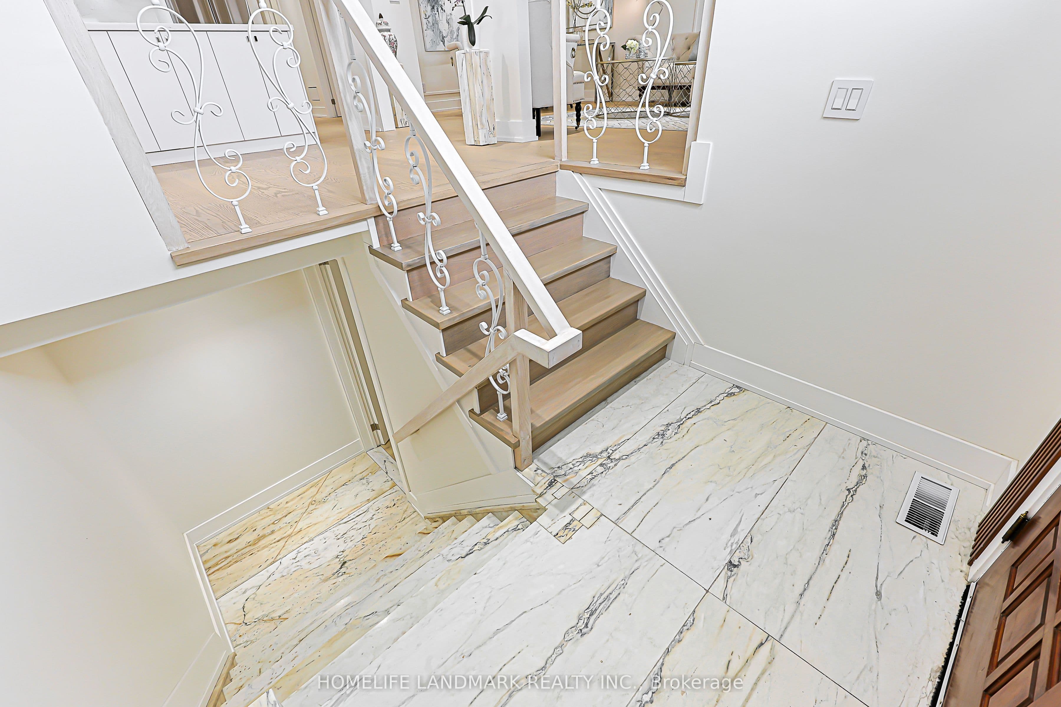 74 Navaho Drive, Toronto, ON M2H 2X3