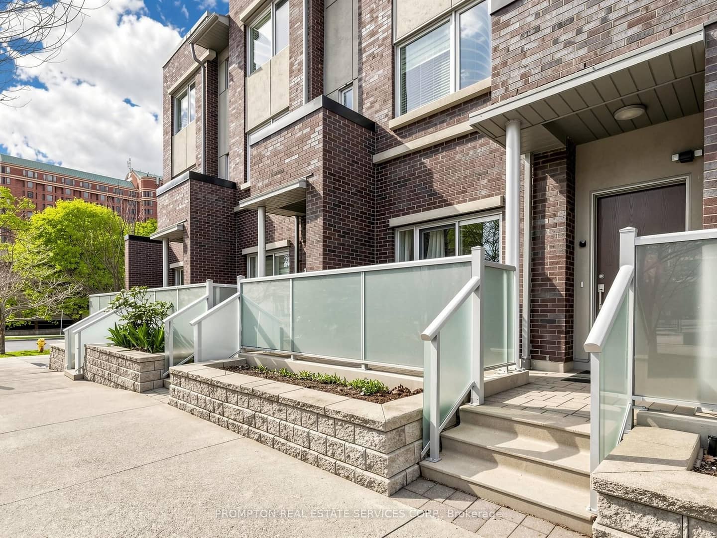 330 Village Green Square TH3, Toronto, ON M1S 0L1