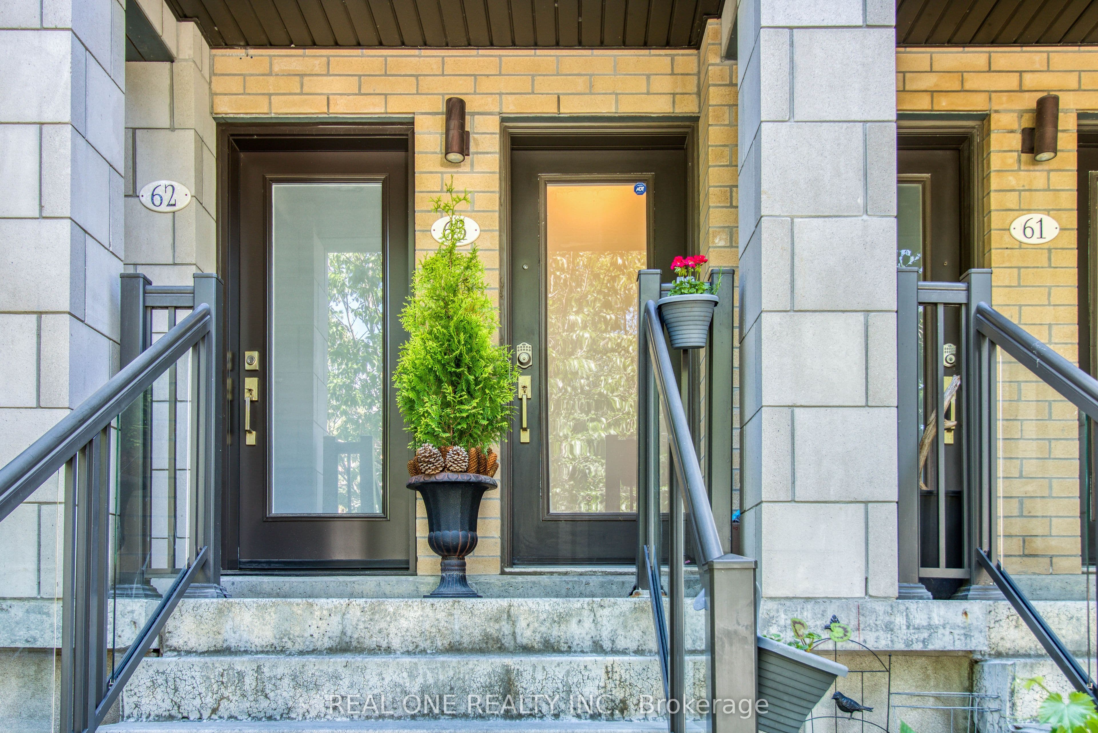 27 Eldora Avenue 63, Toronto, ON M2M 1R3
