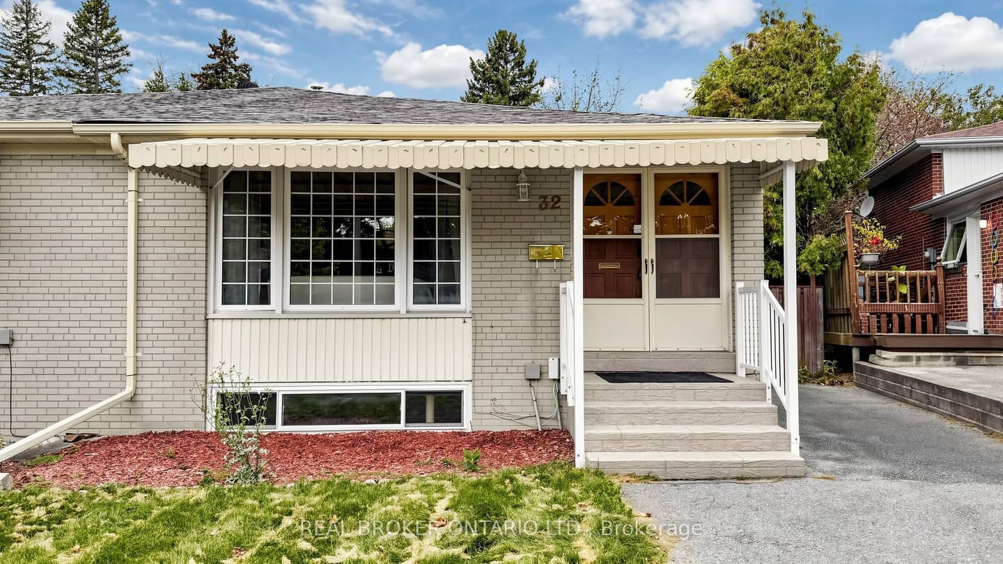 32 Cairnside Crescent, Toronto, ON M2J 3M8