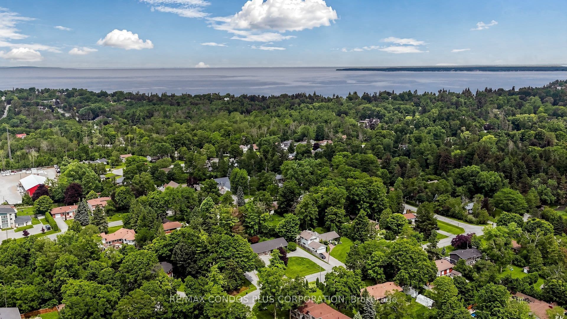 20 Southwood Crescent, Georgina, ON L0E 1R0