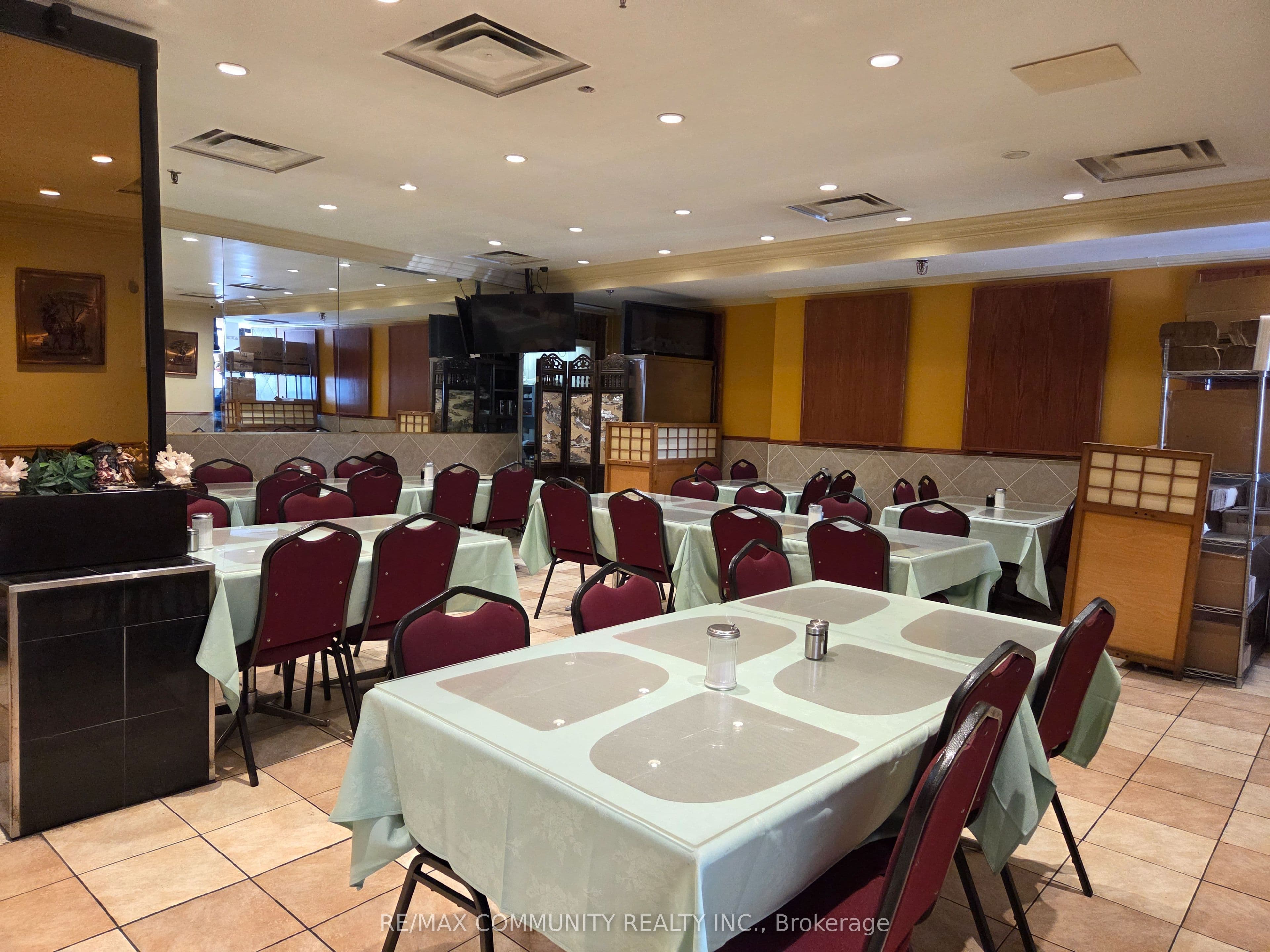 880 Ellesmere Road N212/214/215/216/217, Toronto, ON M1P 2W6