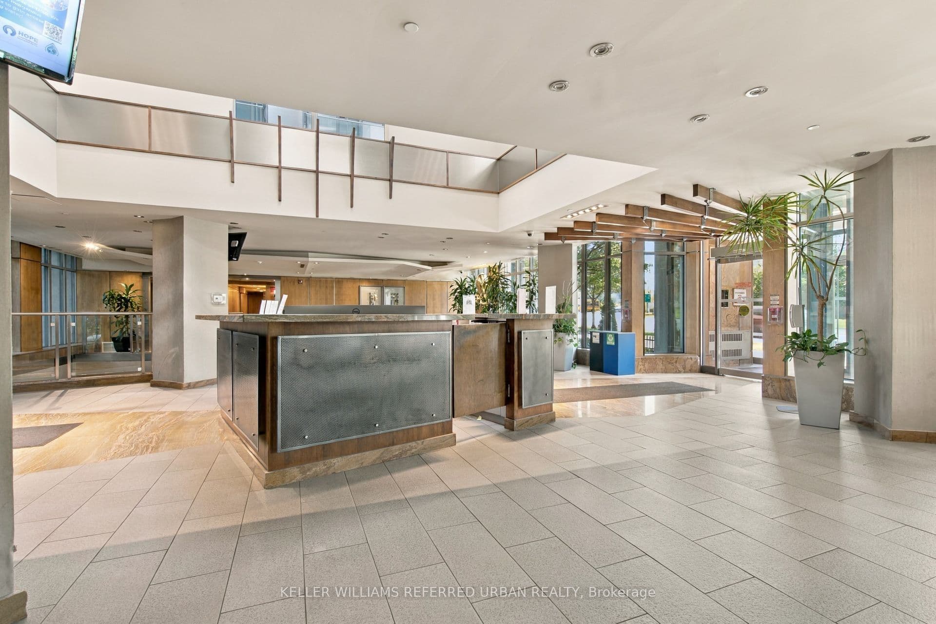 2219 Lake Shore Boulevard W 912, Toronto, ON M8V 4E8