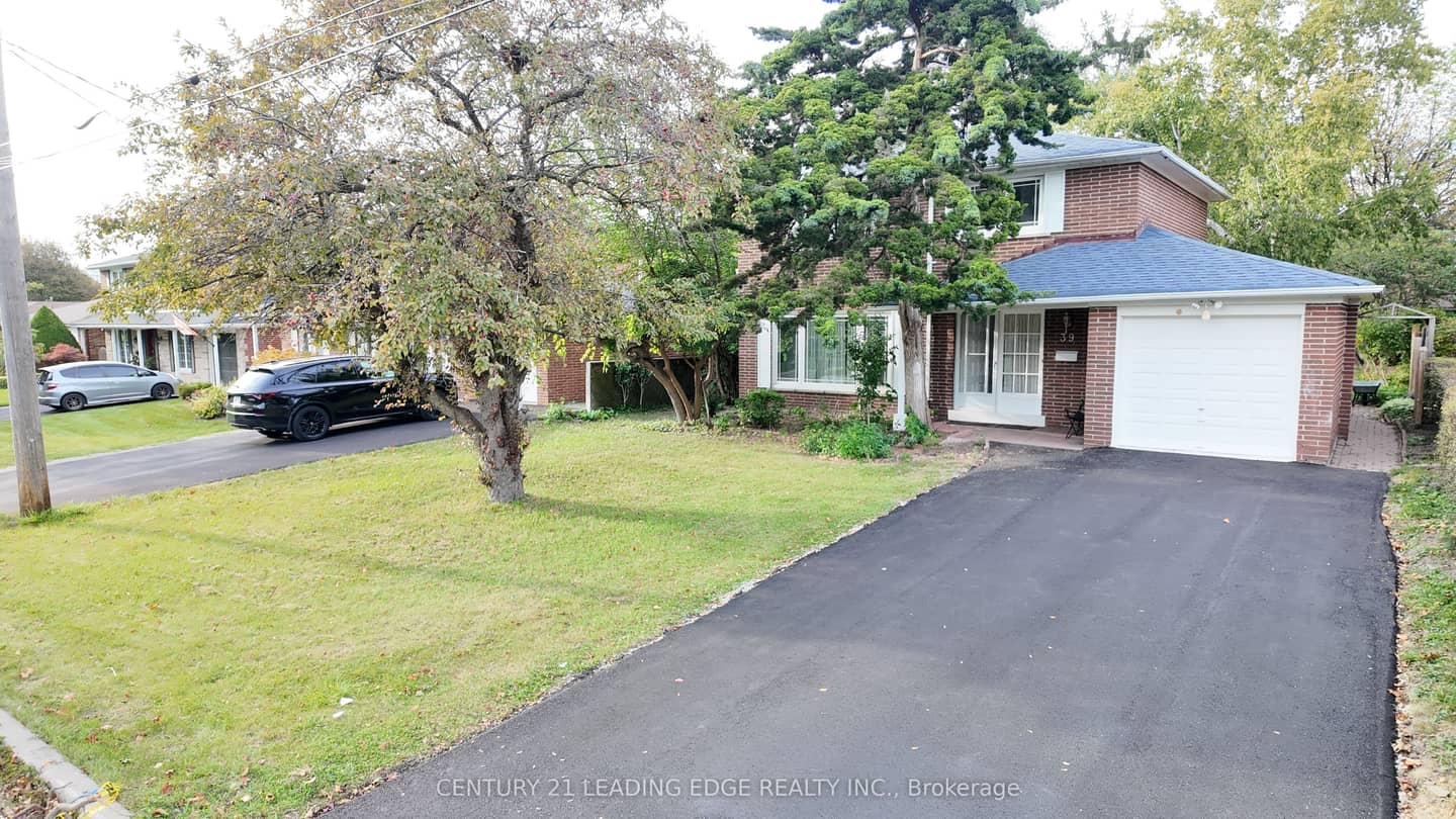 39 Waddington Crescent, Toronto, ON M2J 2Z9