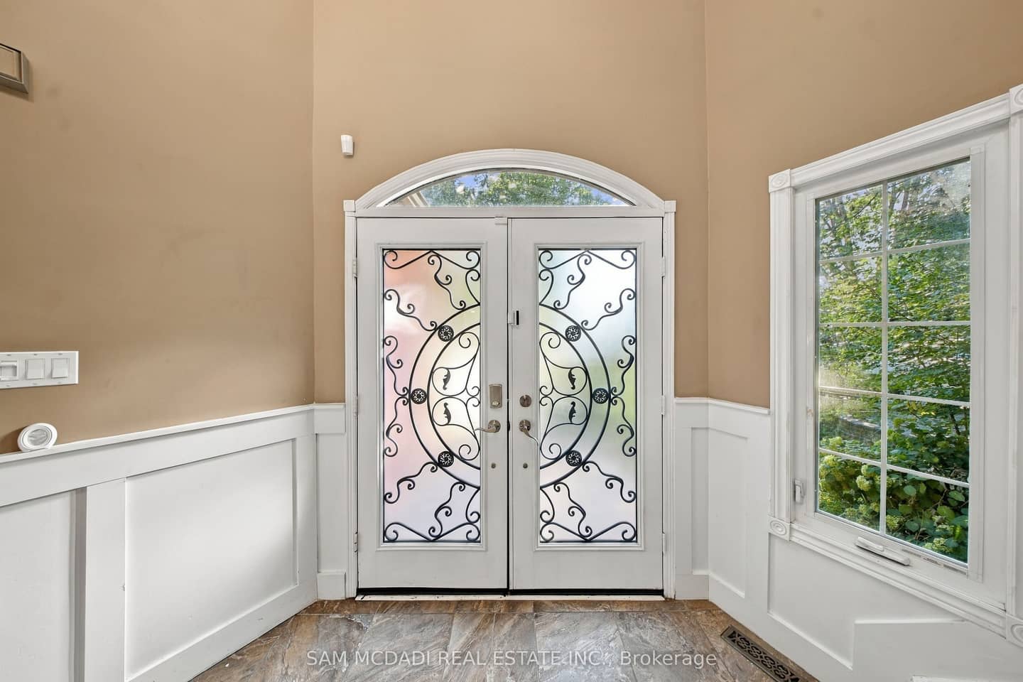 2087 Mayflower Boulevard, Oakville, ON L6H 4E8