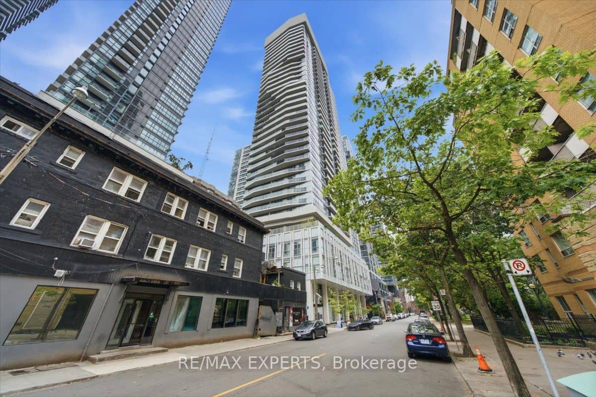 77 Mutual Street 401, Toronto, ON M5B 0B9