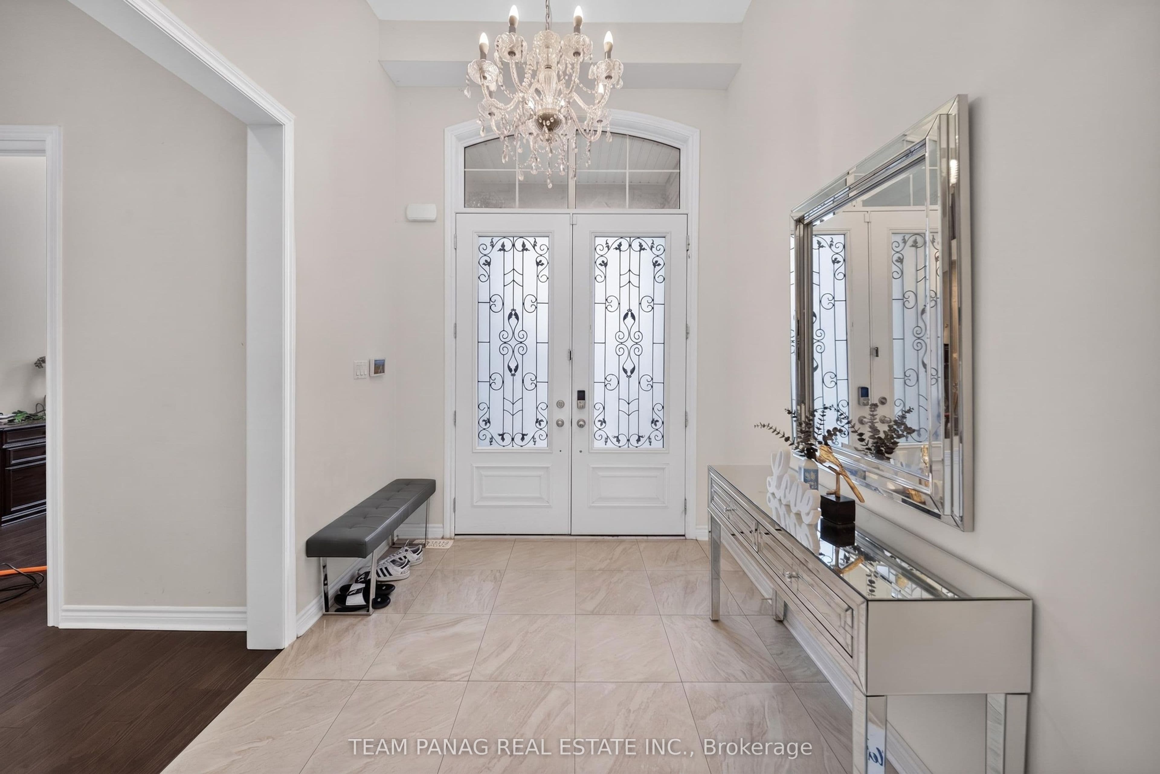 1 Astrantia Way, Brampton, ON L6X 1P3