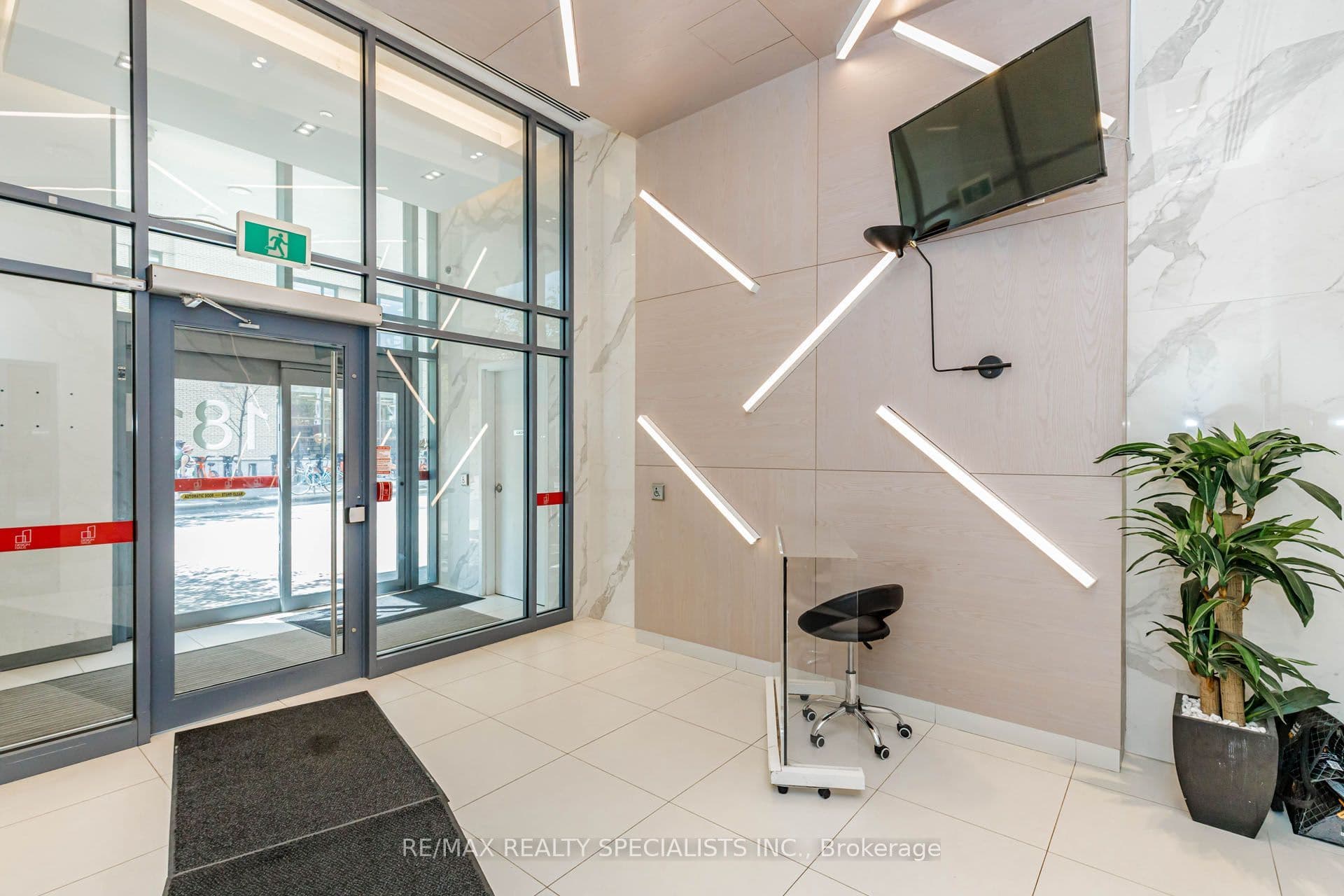 181 Huron Street 604, Toronto, ON M5T 0C1