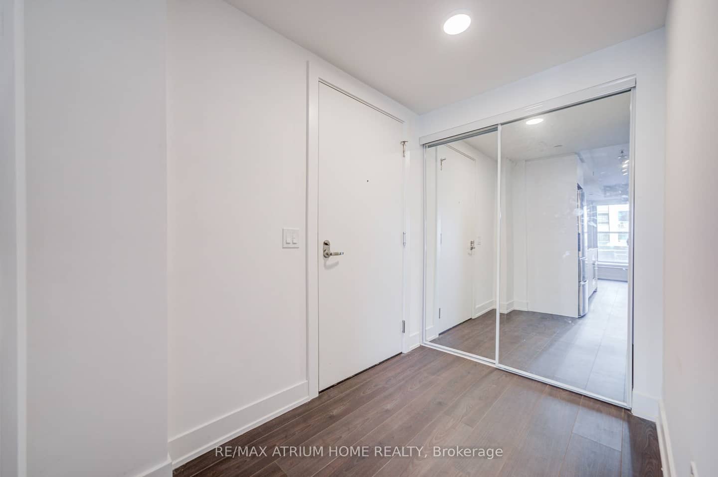 8 Cedarland Drive 1211, Markham, ON L6G 0H4