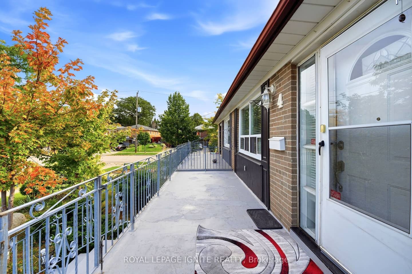 4 Buttercup Court, Toronto, ON M9L 2M9