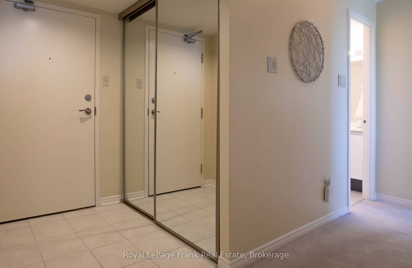 360 Watson Street W 1103, Whitby, ON L1N 9G2