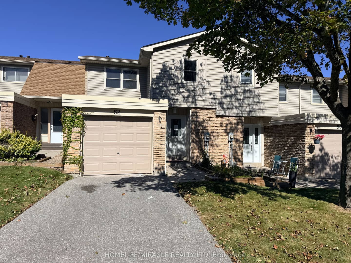 52 Robbie Crescent, Ajax, ON L1S 3N2