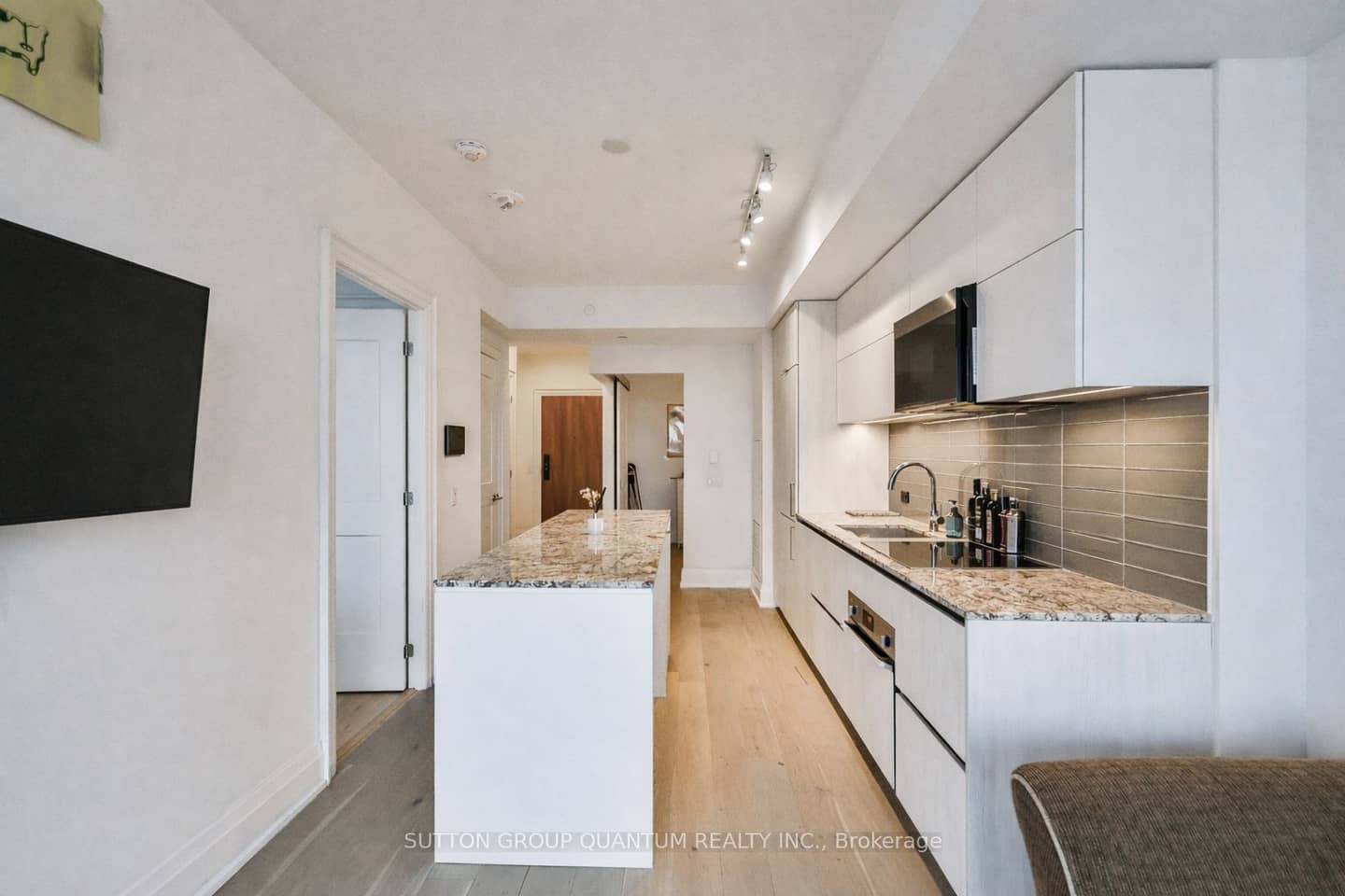 21 Park Street E 1009, Mississauga, ON L5G 0C2
