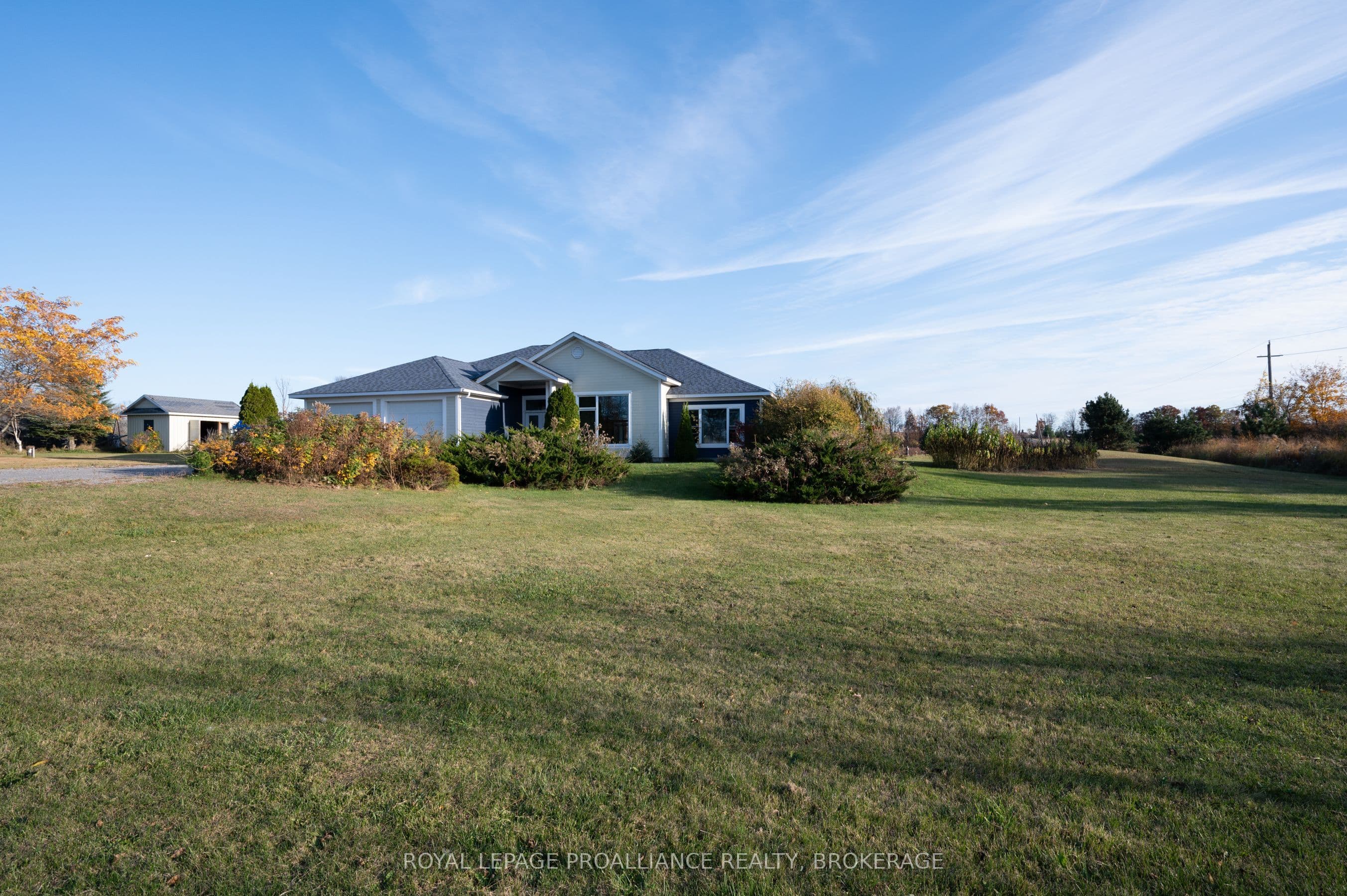 10 North Shore Road, Frontenac Islands, ON K7G 2V6