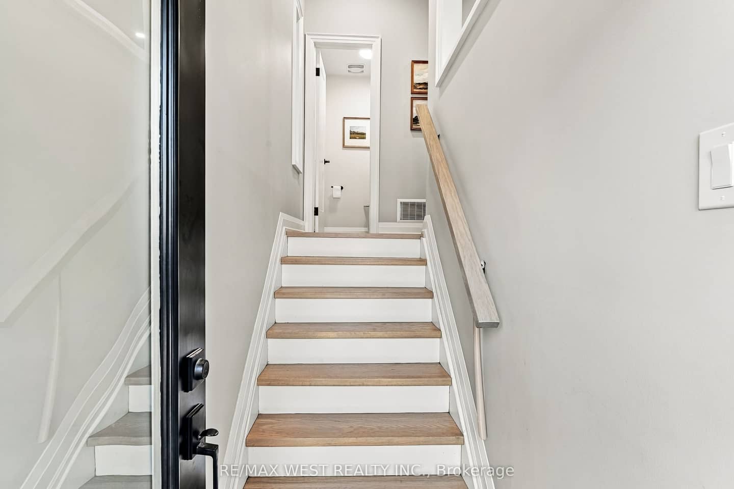 44 Bluewater Court, Toronto, ON M8V 4A9