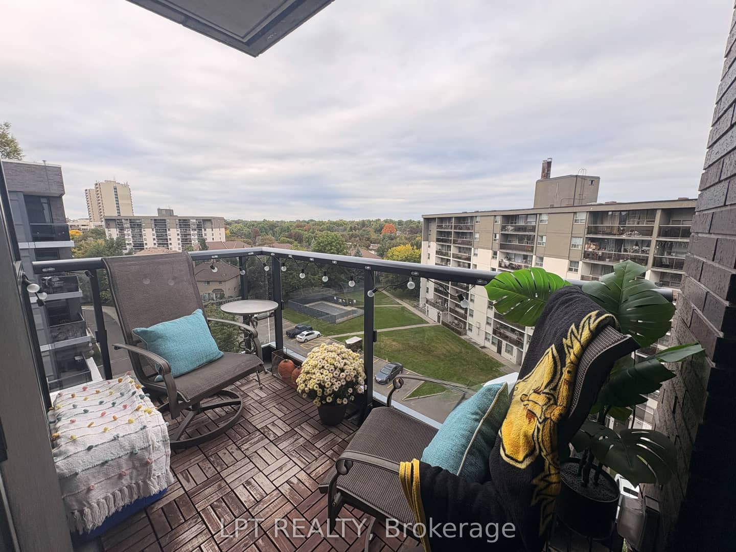 10 Gibbs Road 709, Toronto, ON M9B 0E2